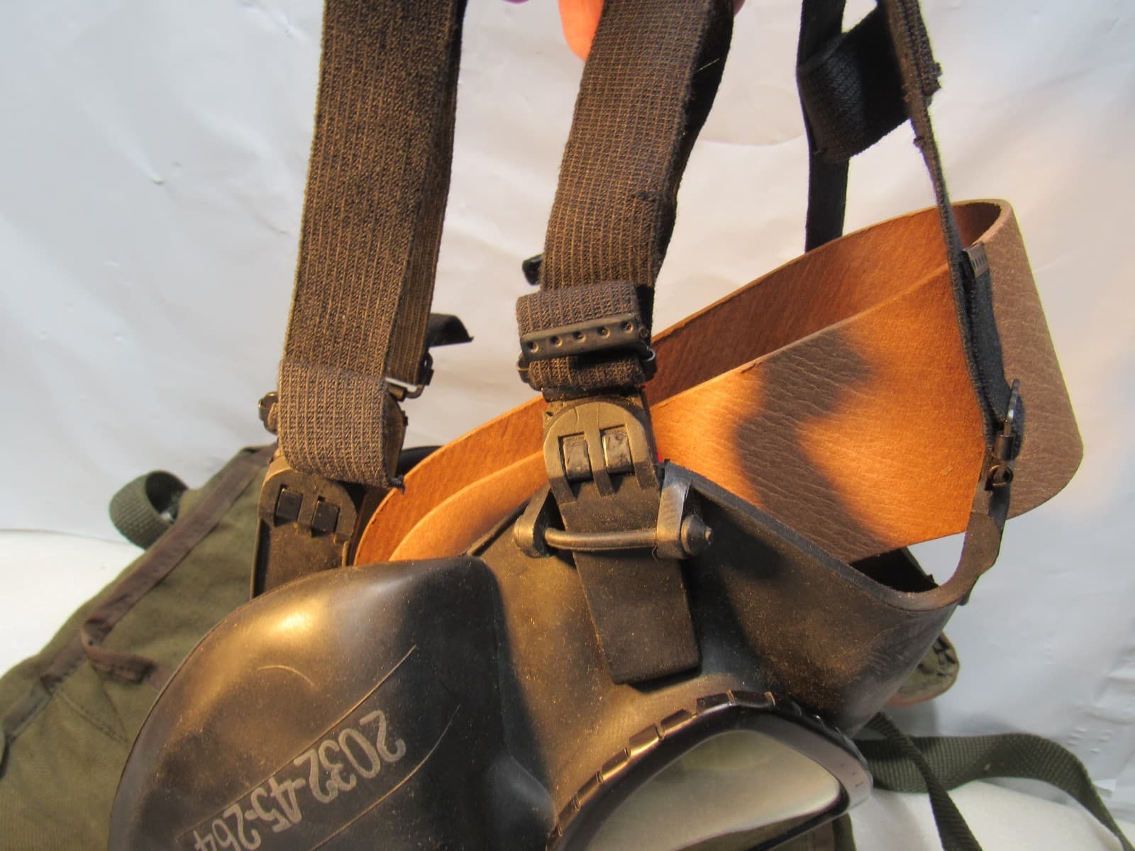 Vintage Law Inforcement Police Dept. Gas Mask W/Carrying Bag 2032-45-264 (U6JJ) - Thumbnail 12