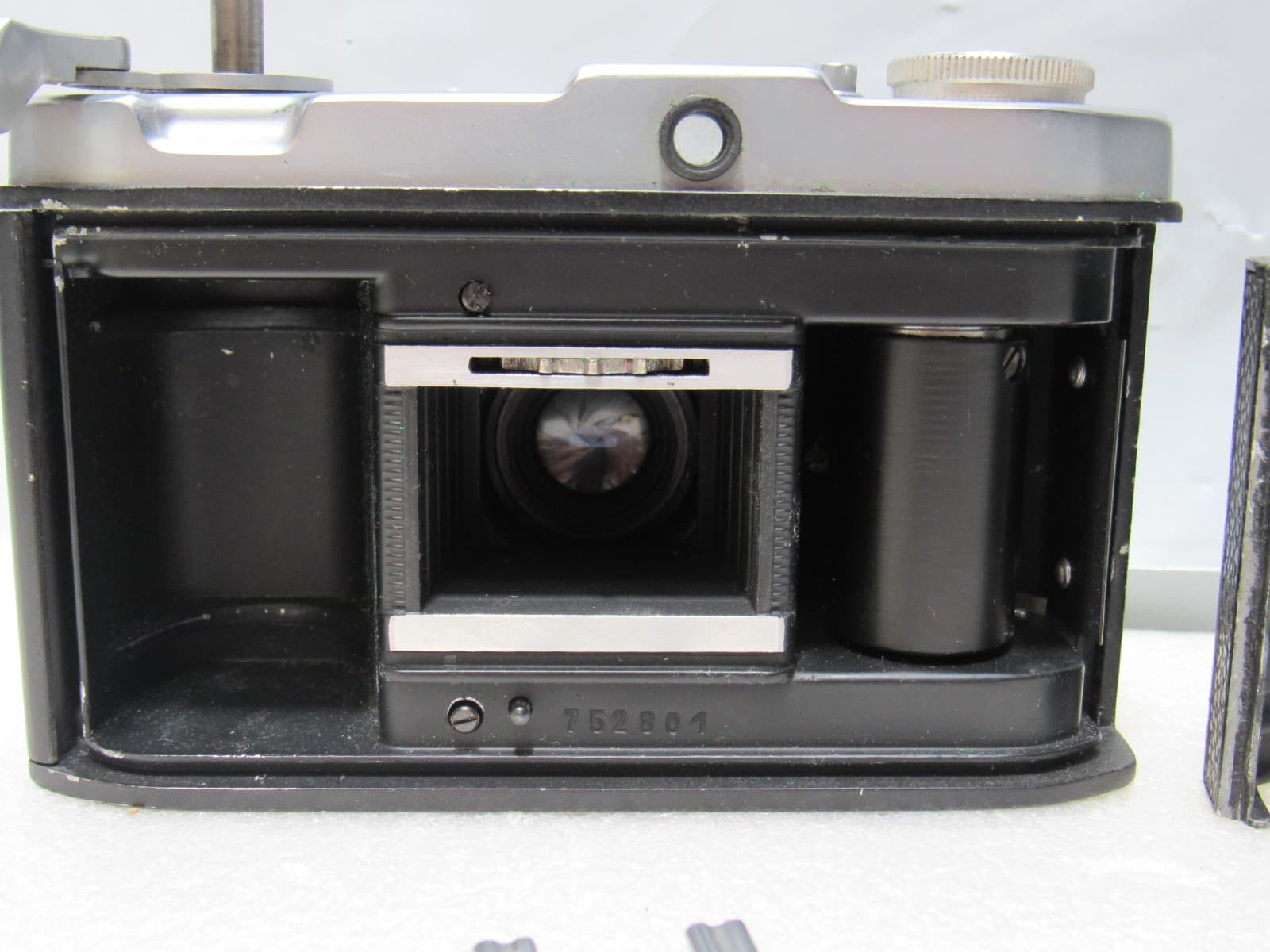 Vintage Realist 35 35mm Film Camera (U11JJ) - Thumbnail 10