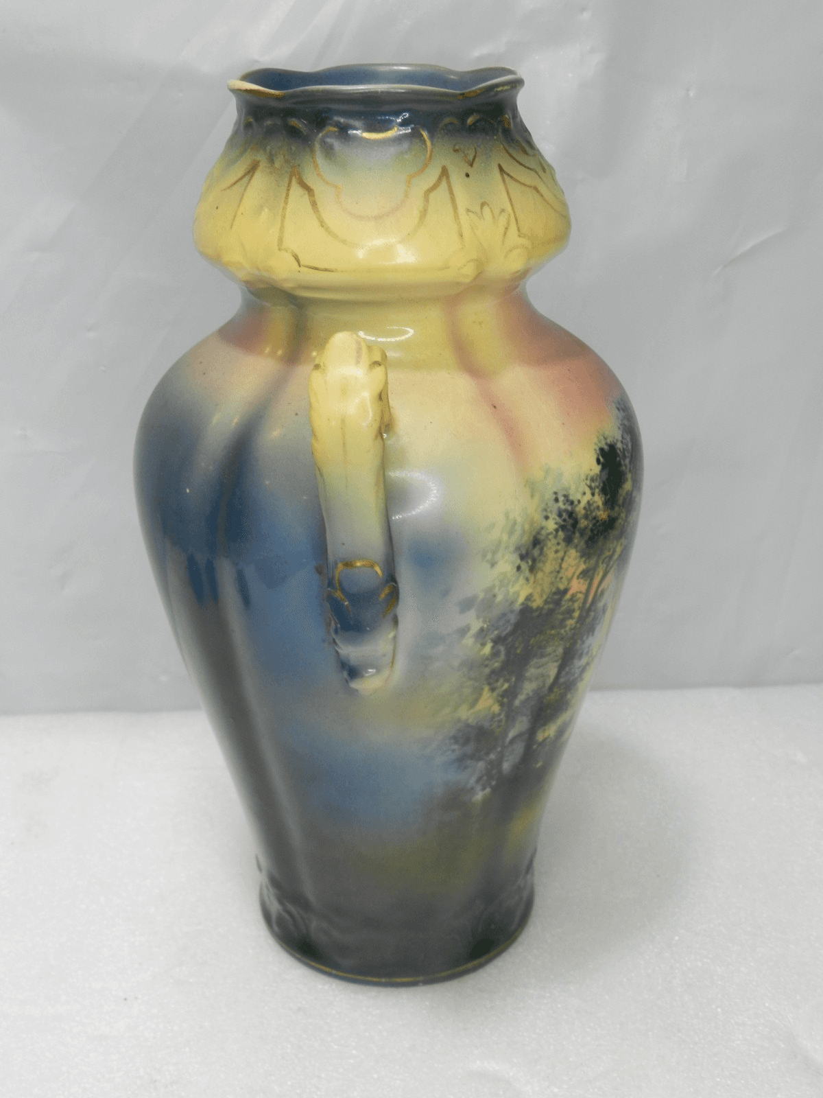 Vintage Royal Bonn 8" Castle Scene Vase Germany Double Handle (F43JJ) - Thumbnail 5