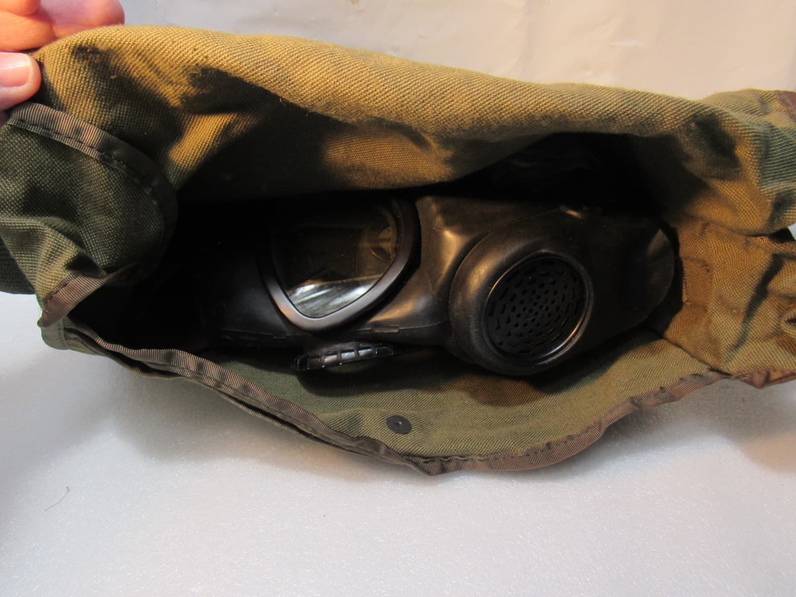 Vintage Law Inforcement Police Dept. Gas Mask W/Carrying Bag 2032-45-264 (U6JJ) - Thumbnail 13