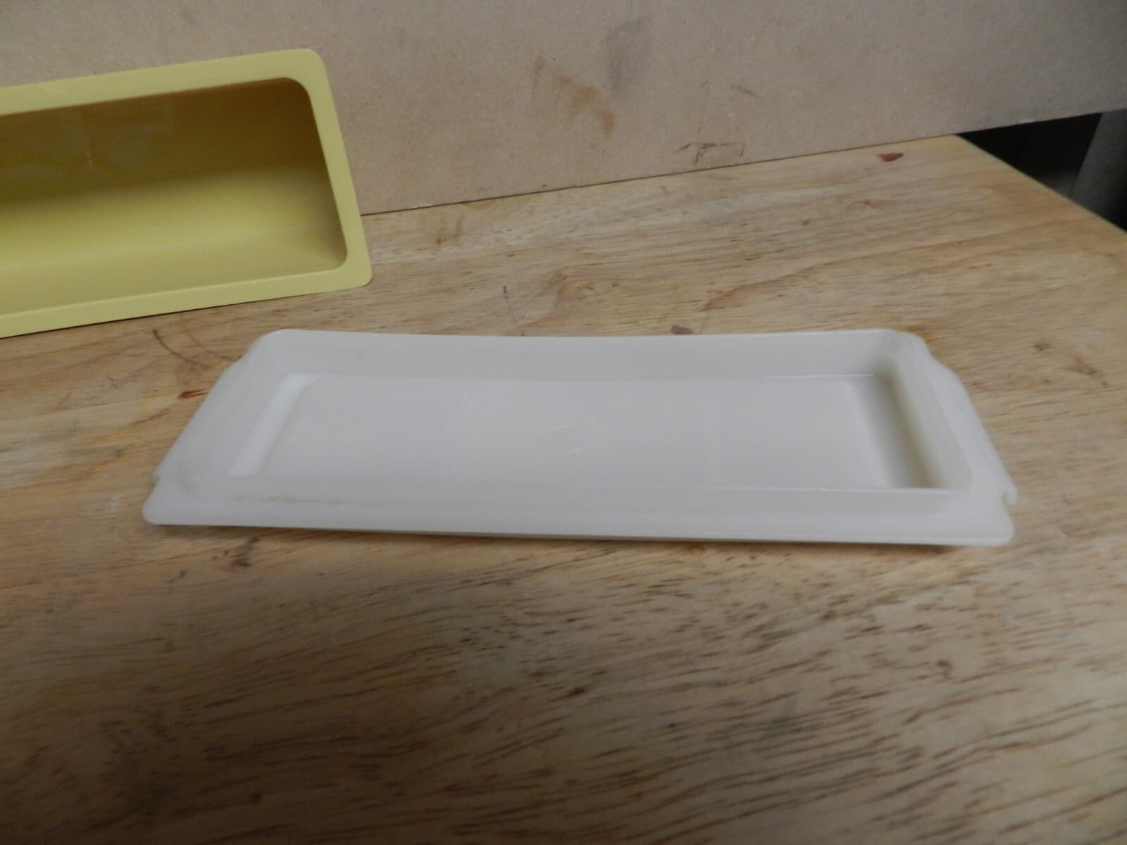 Vintage Tupperware Harvest Gold/Almond Covered Butter Dish 636-3 & 637-4 (K) - Thumbnail 8
