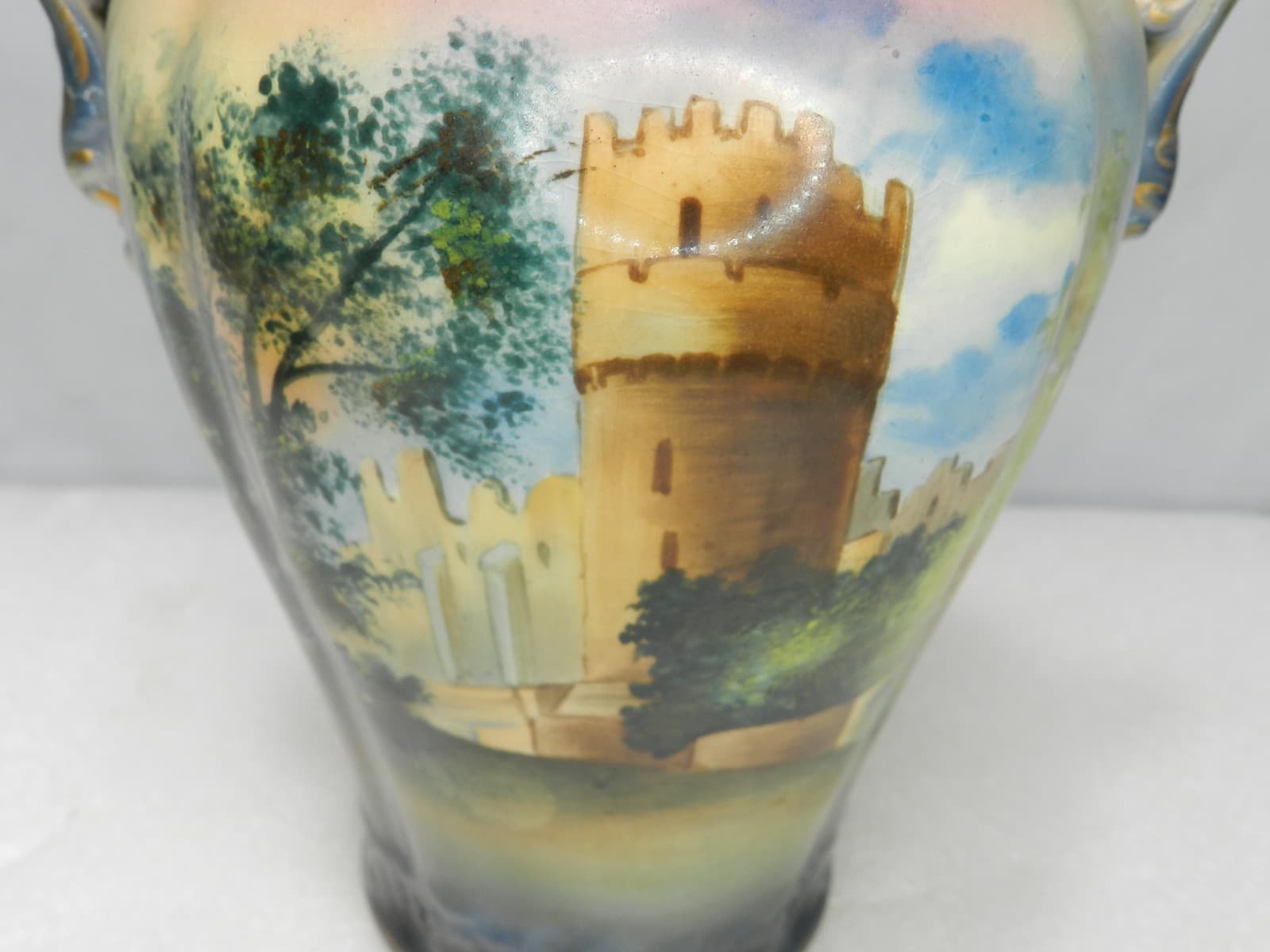 Vintage Royal Bonn 8" Castle Scene Vase Germany Double Handle (F43JJ) - Thumbnail 2