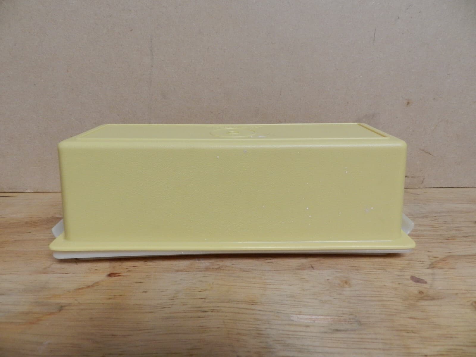 Vintage Tupperware Harvest Gold/Almond Covered Butter Dish 636-3 & 637-4 (K) - Thumbnail 5