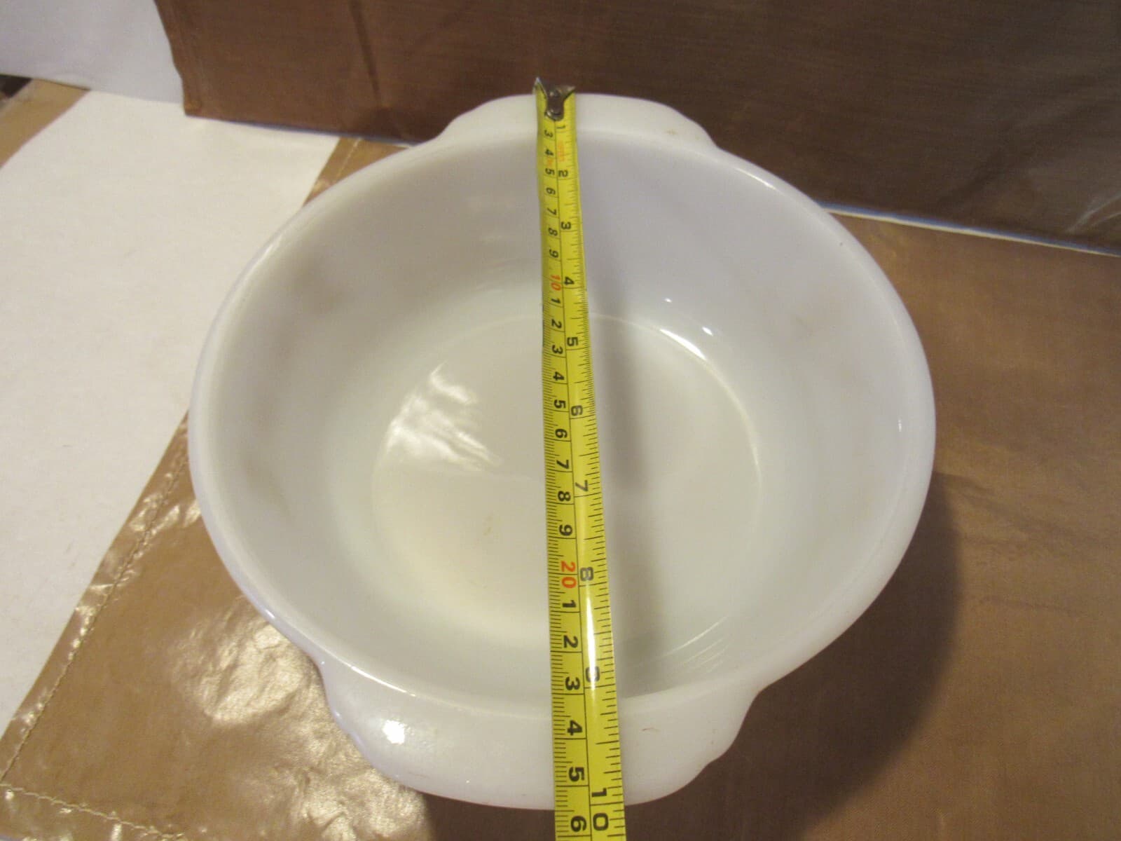 Vintage Fire King Round 2 Qt. Baking Dish Wheat Pattern #448 Milk Glass i89K - Thumbnail 5
