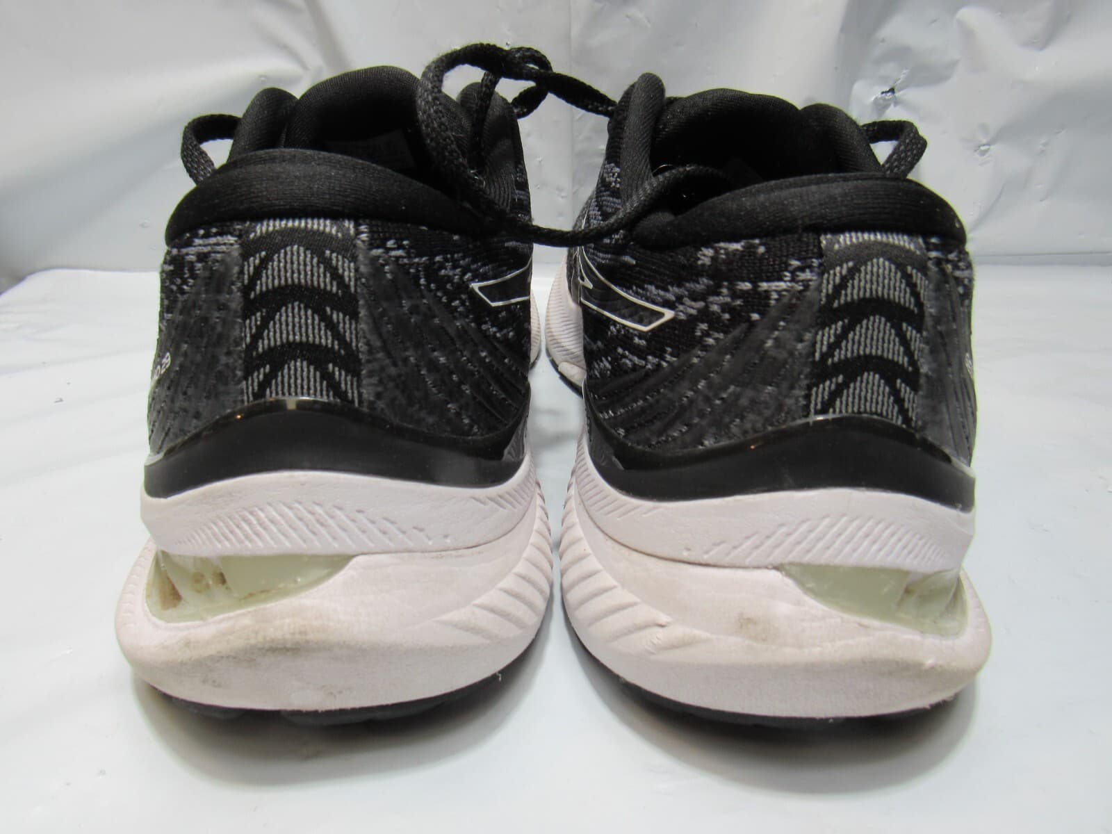 ASICS GEL-Kayano 29 Black/White Running Walking Shoes 1011B440-002 size 9.5 Q72 - Thumbnail 3