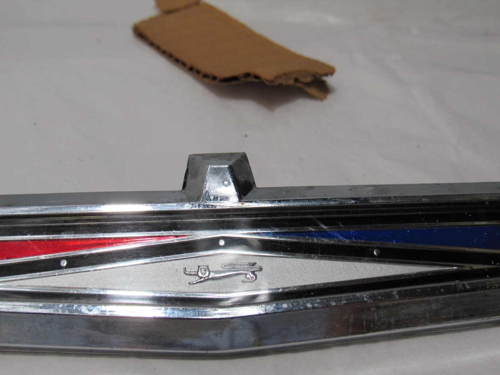 64 Ford Fairlane 500 Sport Coupe Roof Side Ornament Emblem (R95J) - Thumbnail 5