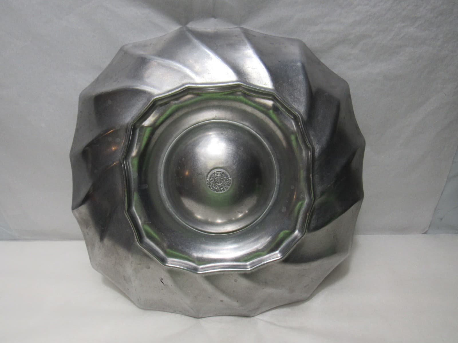 Wilton Armetale Silver Scalloped Appetizer Dip Tray Plate 10.5" (J86K) - Thumbnail 5