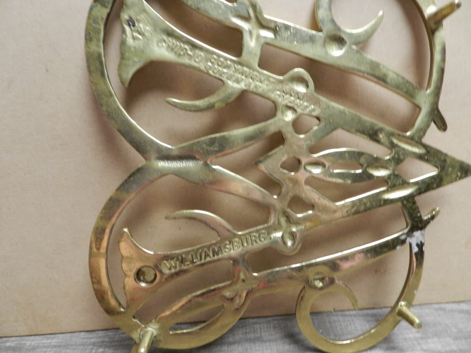 Queen Ann Cypher Williamsburg VA Metalcrafters Brass Trivet CW10-10 K5 - Thumbnail 4