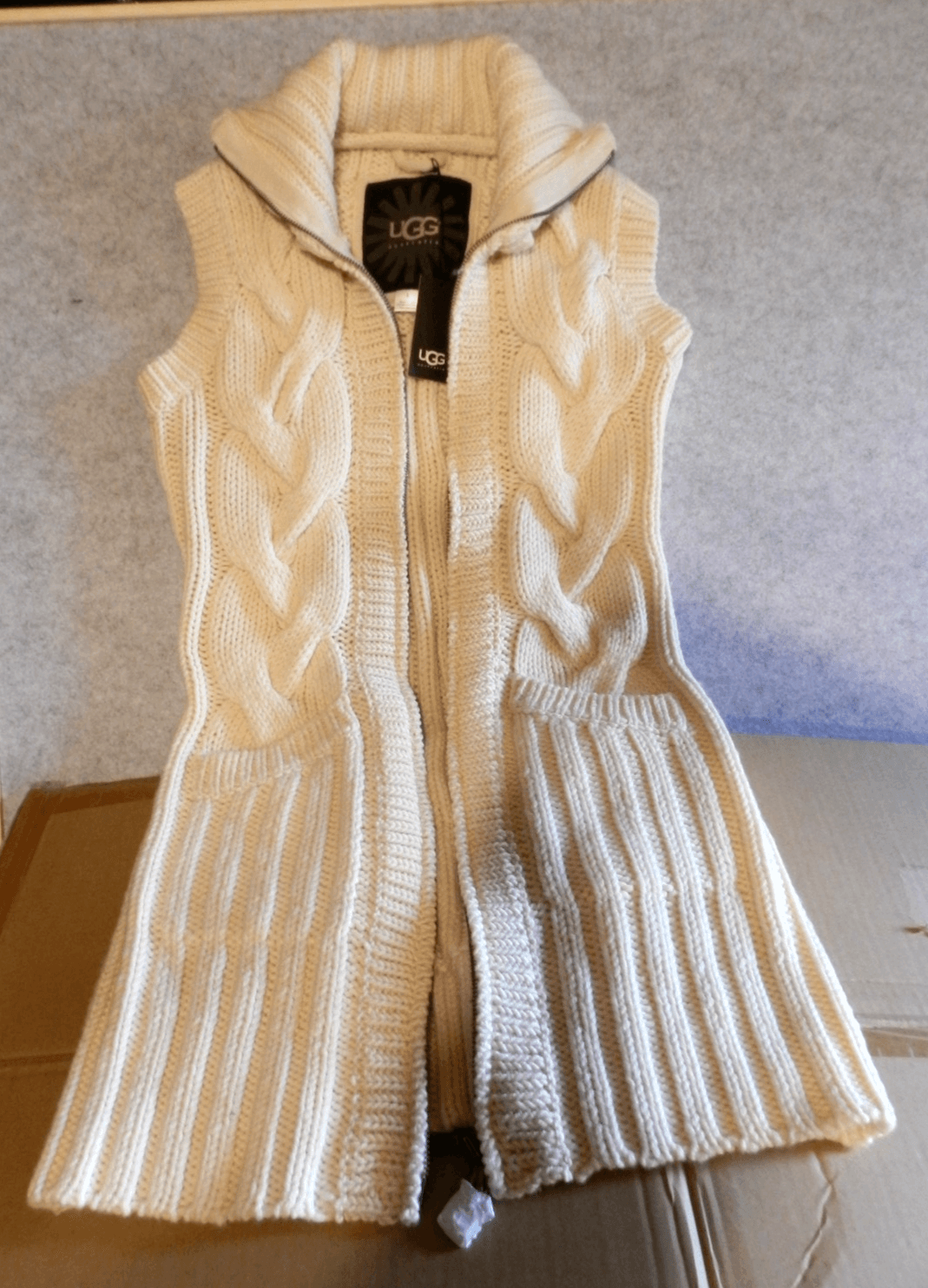 NWT UGG Bailey Cable Knit Sleeveless Long Zip Up Sweater Large Cream (H27K) - Thumbnail 2
