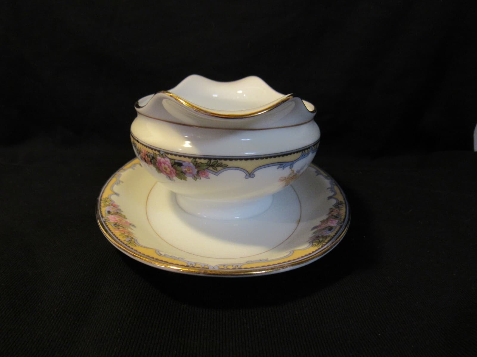 Noritake M Japan Oxford Bone China Gravy Boat with Attached Plate Gilt Trim J1K - Thumbnail 3