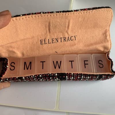 Ellen Tracy Daily Pill Case With Pill Organizer - Thumbnail 4