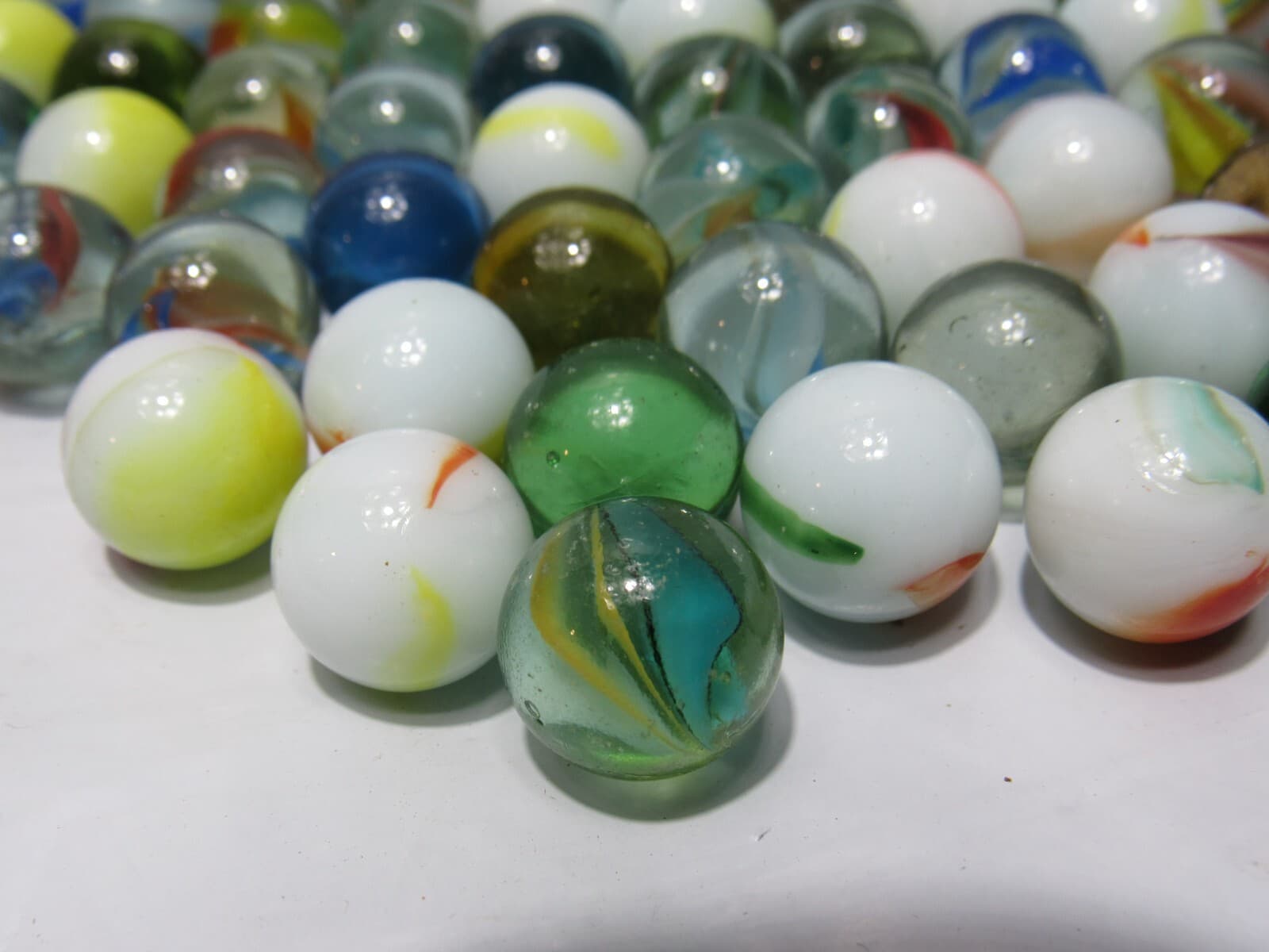 Lot Of 175+ Vintage Assorted Glass Marbles Mixed Colors (O55K) - Thumbnail 3