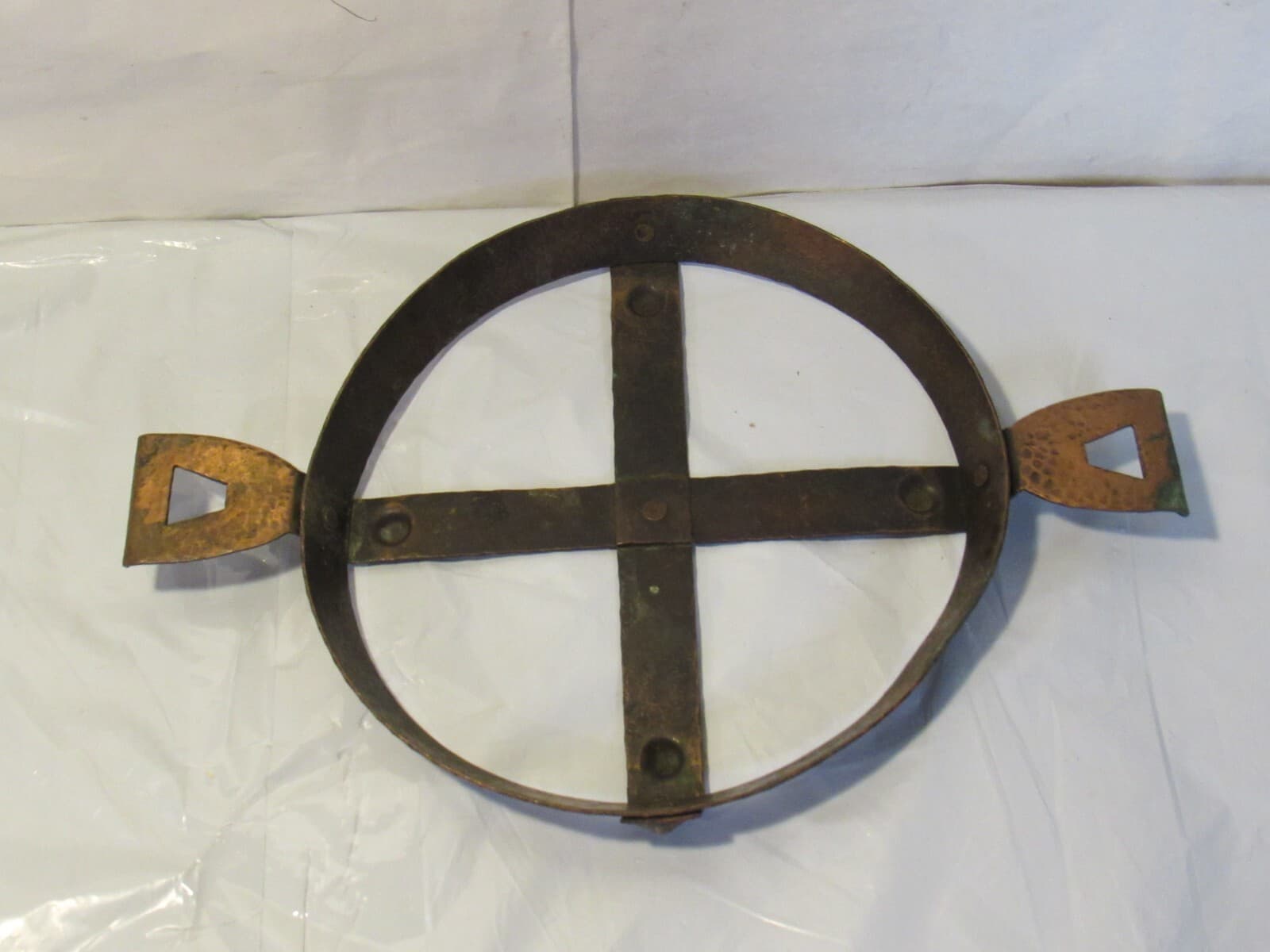 Antique Hammered Copper Stoneware Pot Dish Cradle Carrier Stand Trivet Z68S - Thumbnail 2