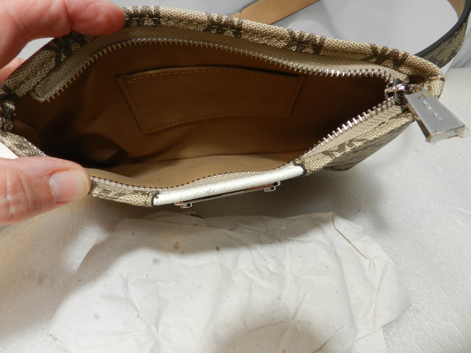 Michael Kors Signature Logo Fanny/Hip Pack Belt Bag Large/XL Tan/White New (X4K) - Thumbnail 8