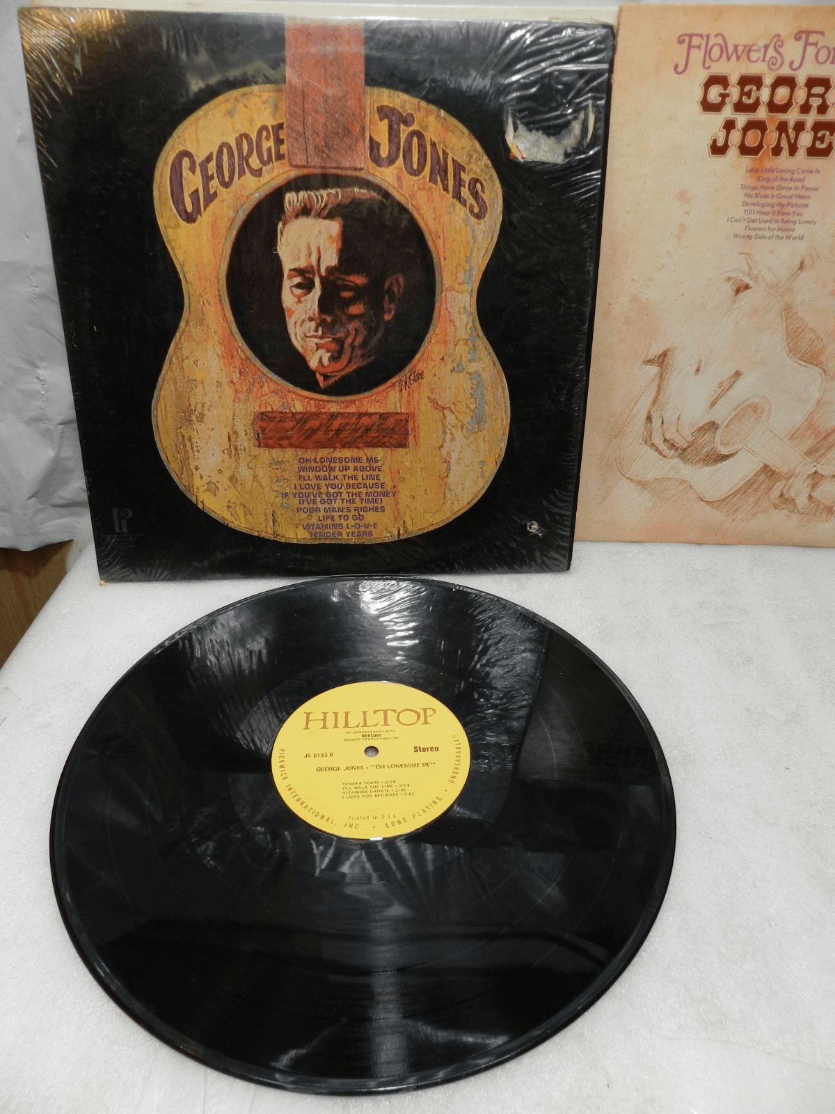 3 George Jones Vinyl Albums Shine On, Flowers for Mama & Oh Lonesome Me (L72JJ) - Thumbnail 5