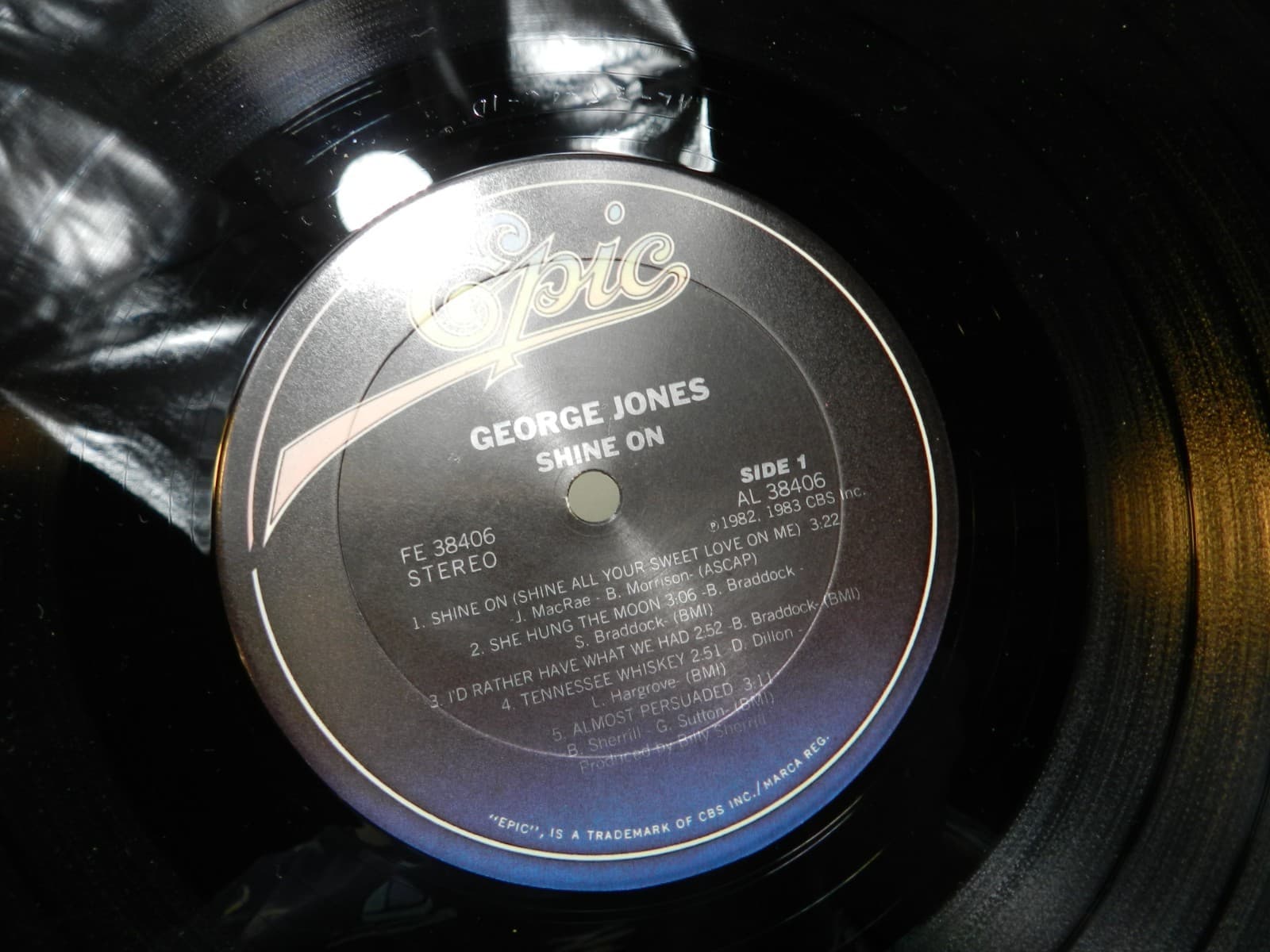 3 George Jones Vinyl Albums Shine On, Flowers for Mama & Oh Lonesome Me (L72JJ) - Thumbnail 3