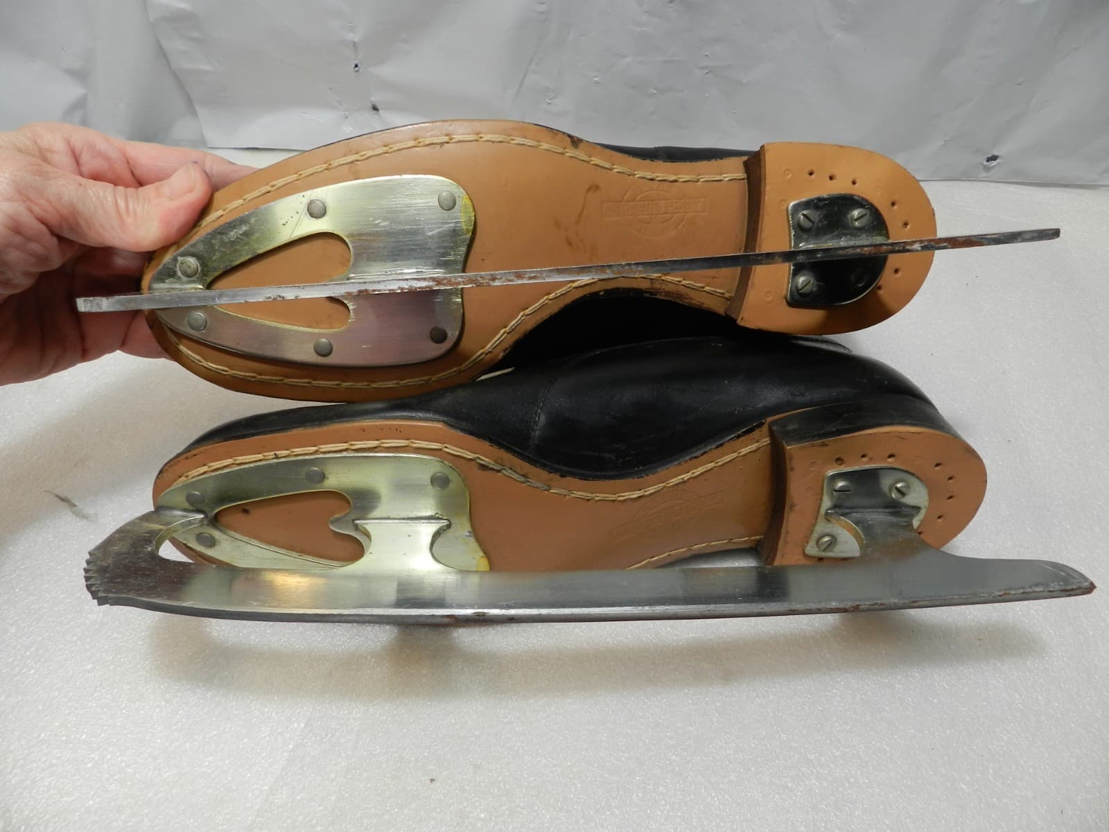 Vintage Pair Sheffield Steel Shamrock Leather Ice Skates Black 3403 (Z9J) - Thumbnail 15