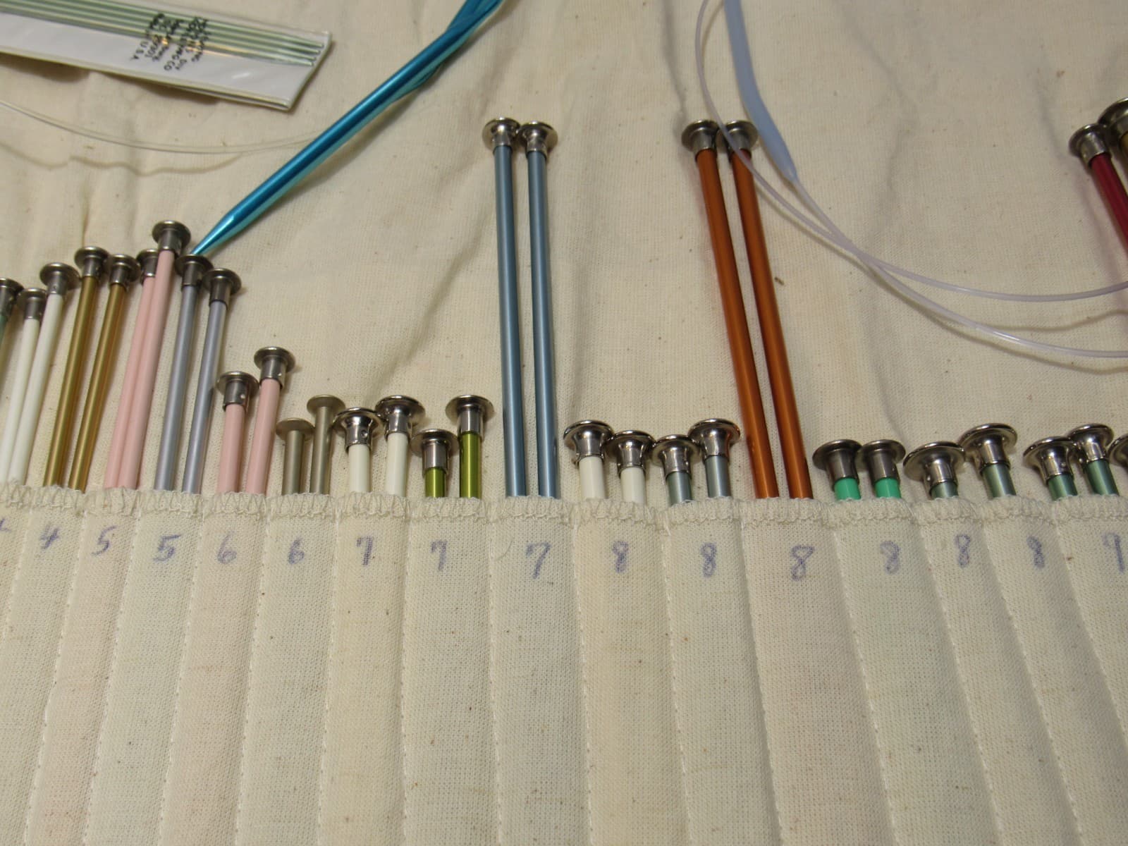Vintage Knitting Needles 73 PCS (35 sets) with Roll Holder (Z20J) - Thumbnail 4