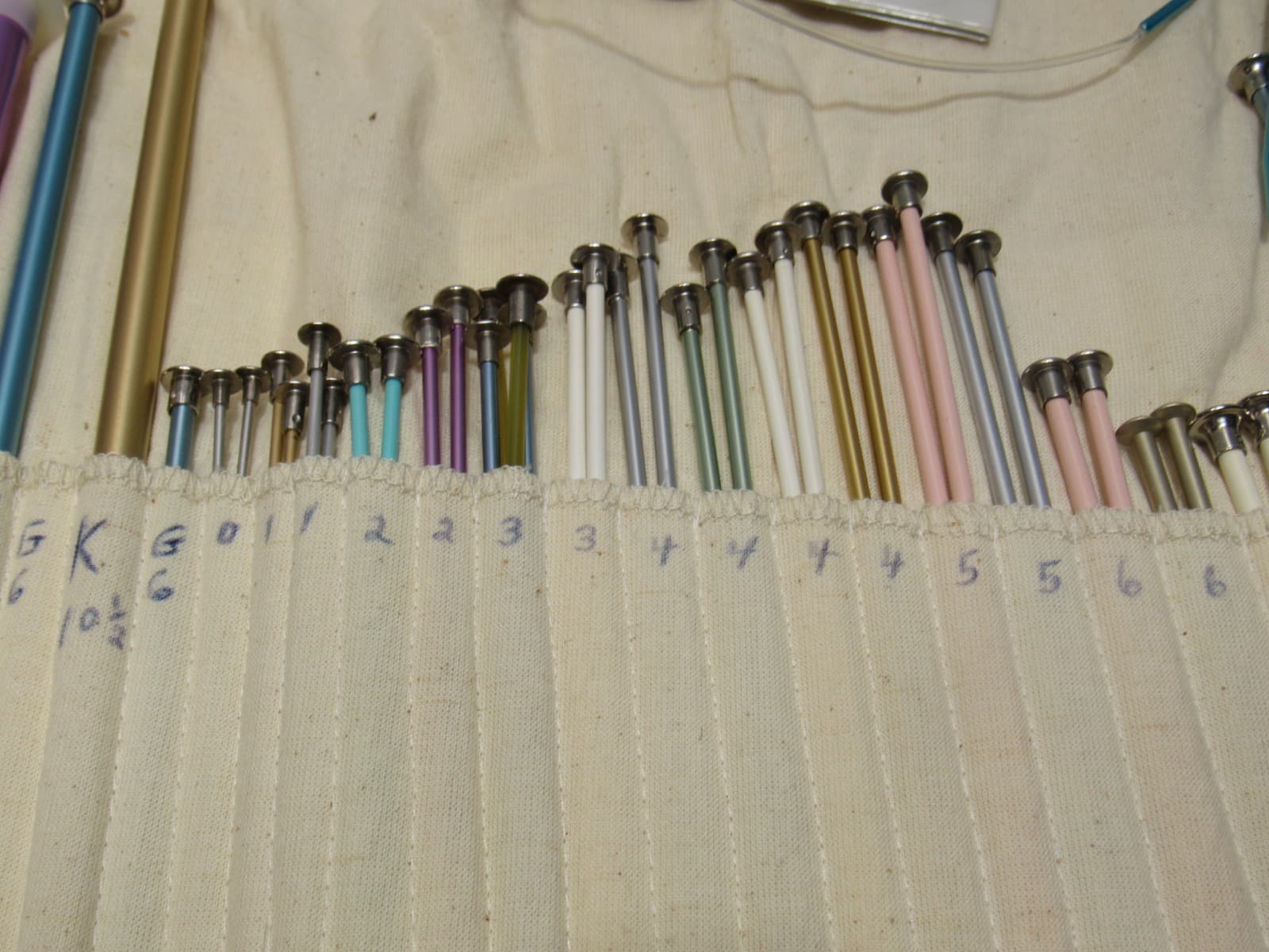 Vintage Knitting Needles 73 PCS (35 sets) with Roll Holder (Z20J) - Thumbnail 3