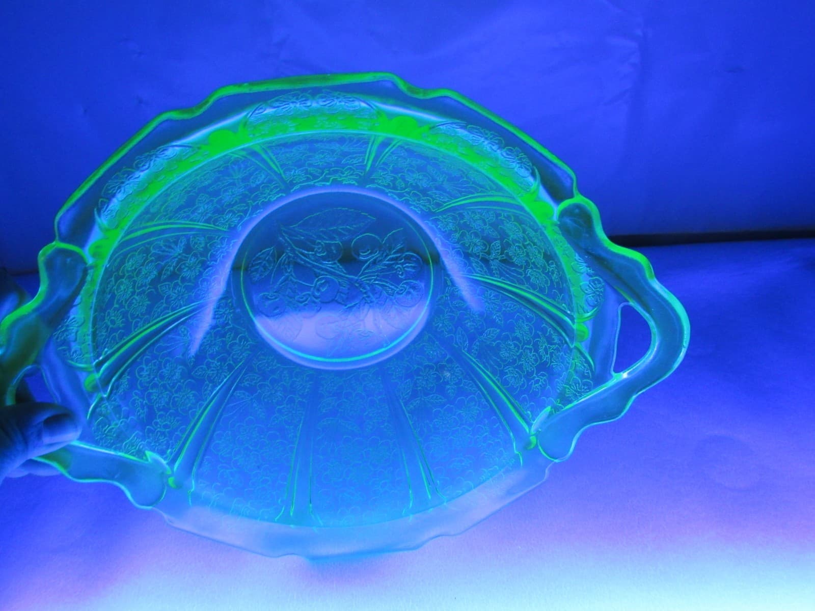 Vintage Uranium Depression Serving Glass Bowl Floral Pattern & Handles 9" S93JJ - Thumbnail 12