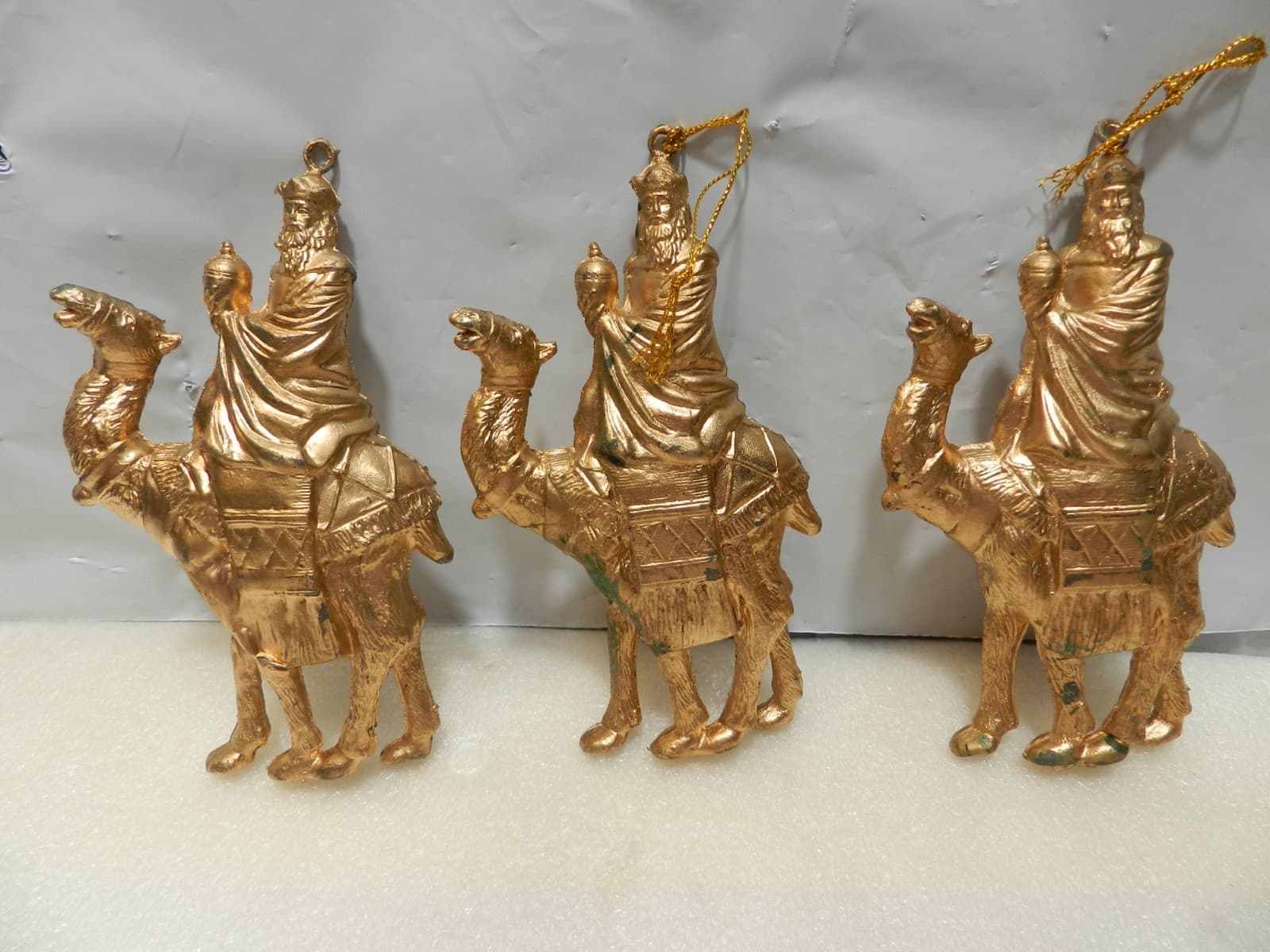 9 Vintage Plastic Bradford Wisemen Christmas Ornaments Gold 5 1/2" (Z6M) - Thumbnail 4