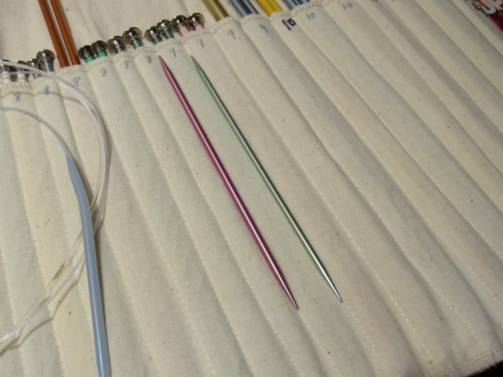 Vintage Knitting Needles 73 PCS (35 sets) with Roll Holder (Z20J) - Thumbnail 10