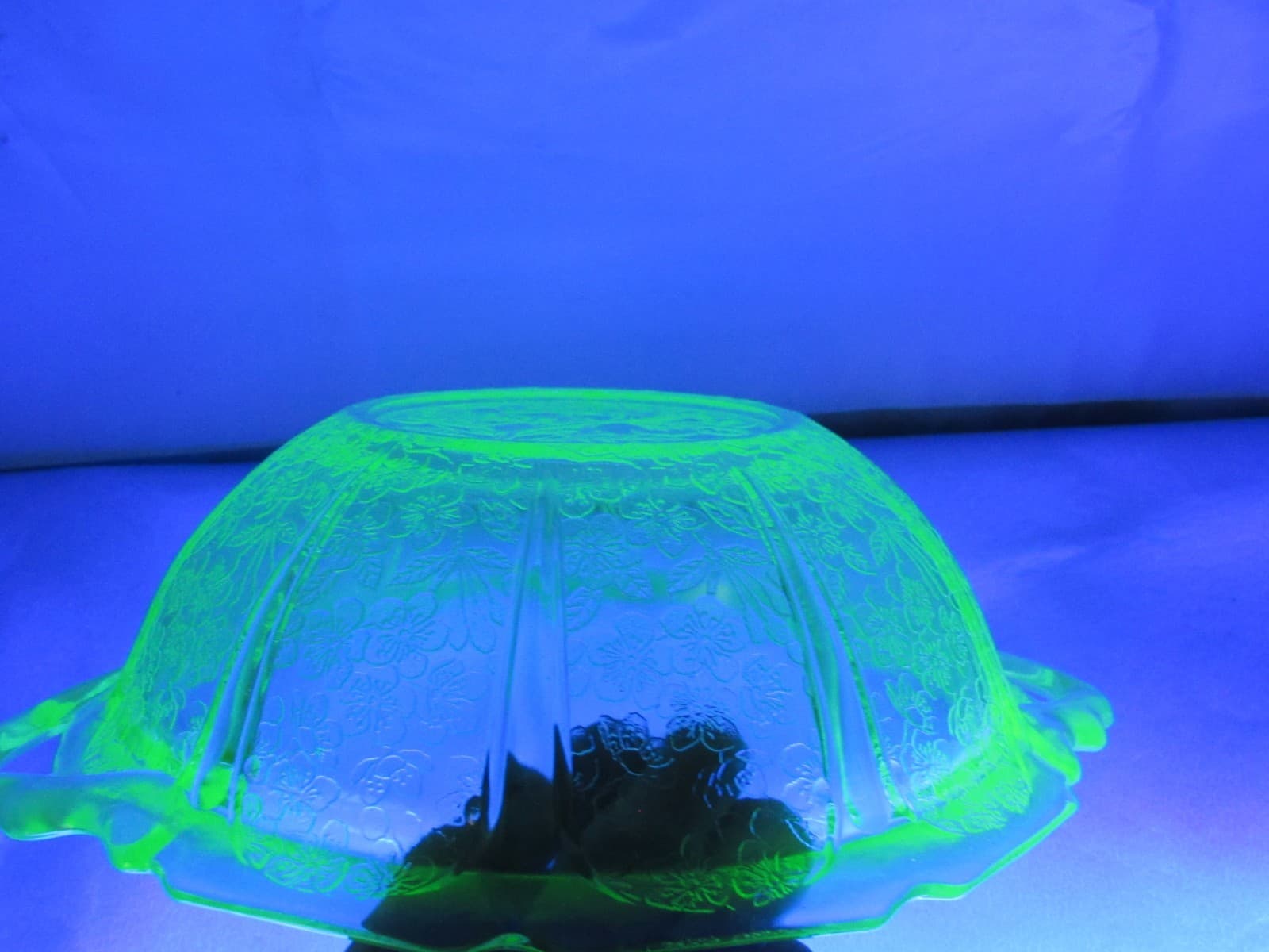Vintage Uranium Depression Serving Glass Bowl Floral Pattern & Handles 9" S93JJ - Thumbnail 13