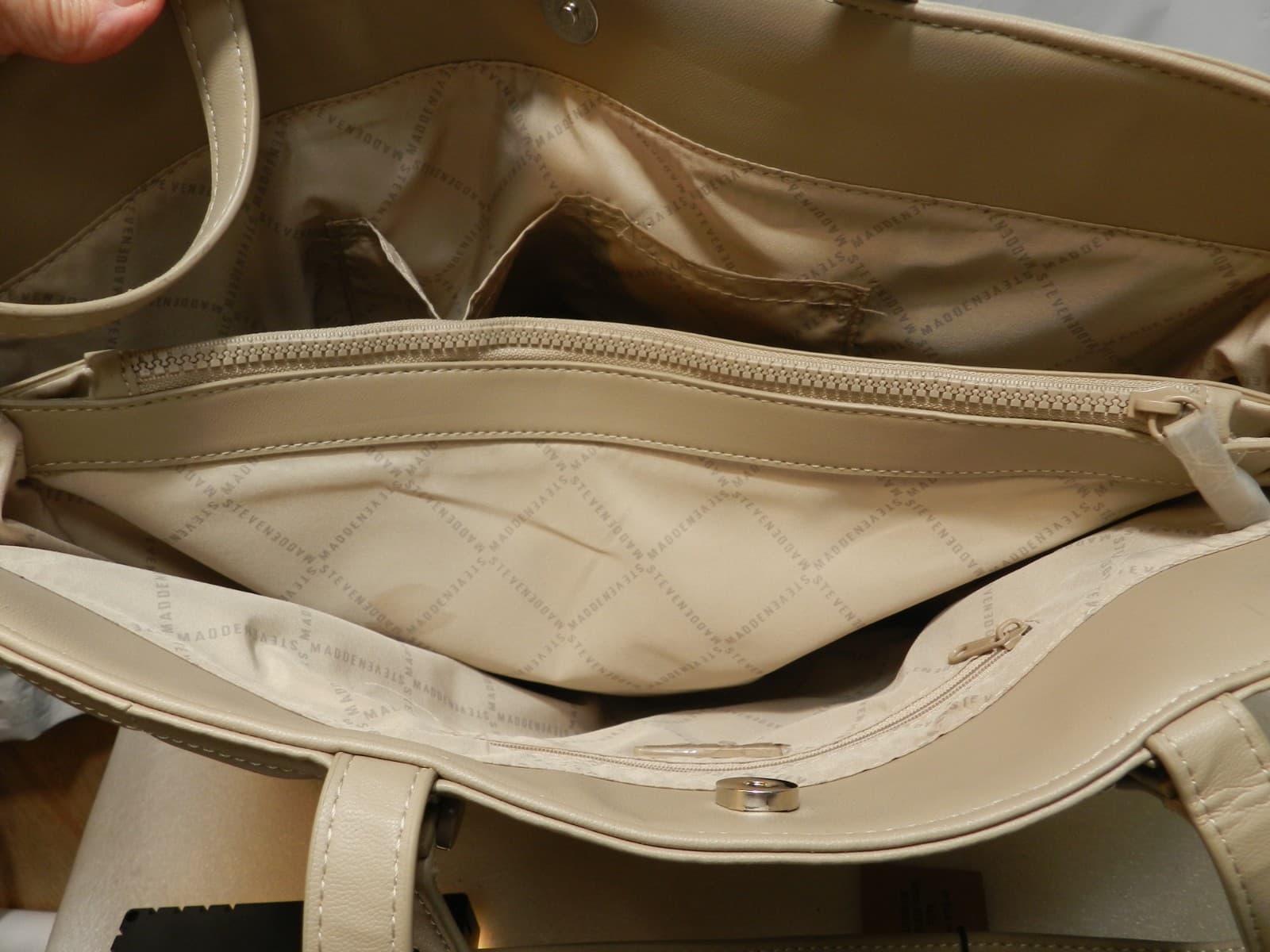 NEW Extra Large Steve Madden Timeless Tote Bag w/ Coin Purse Taupe (X8K) - Thumbnail 8
