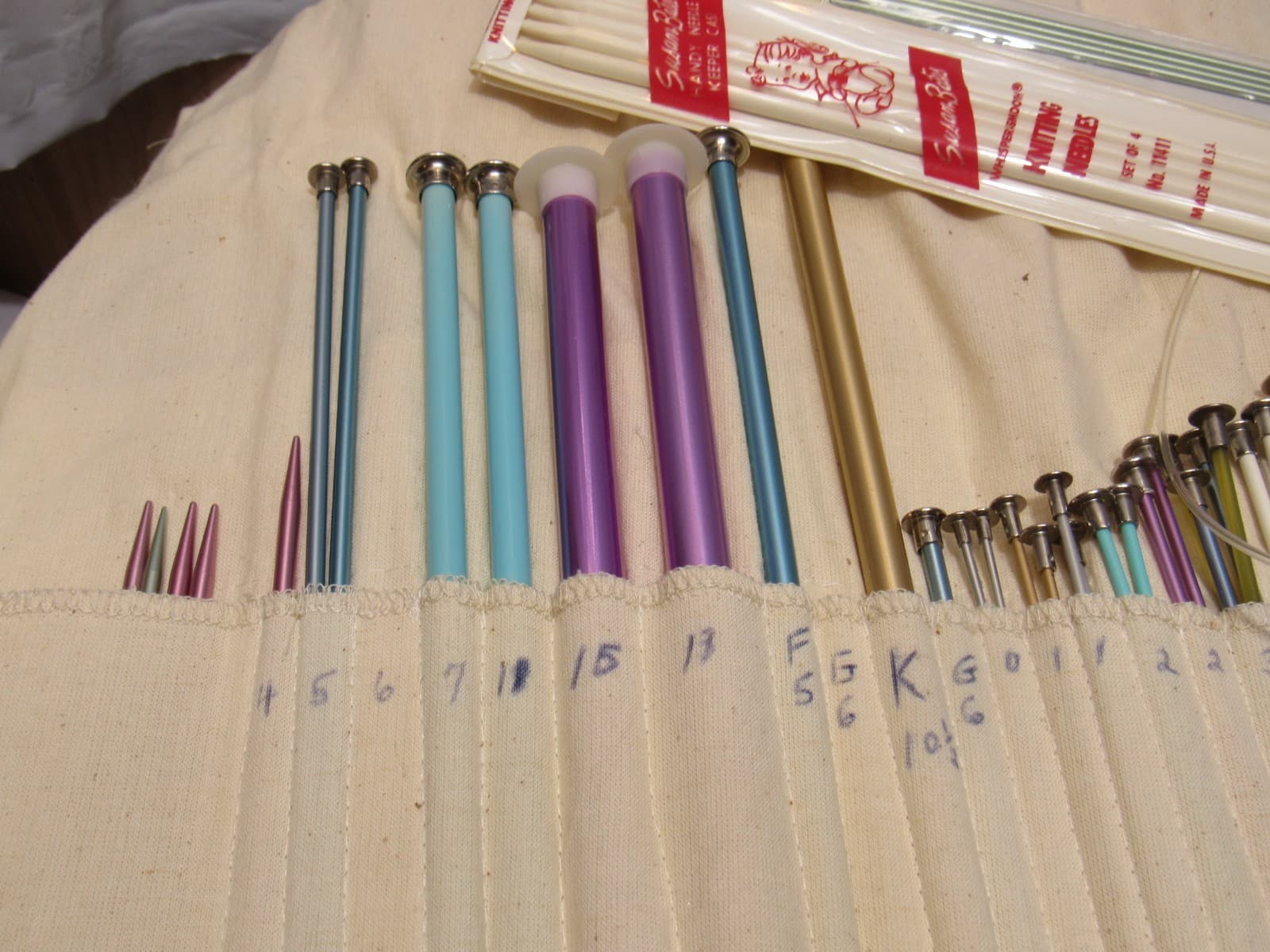 Vintage Knitting Needles 73 PCS (35 sets) with Roll Holder (Z20J) - Thumbnail 2