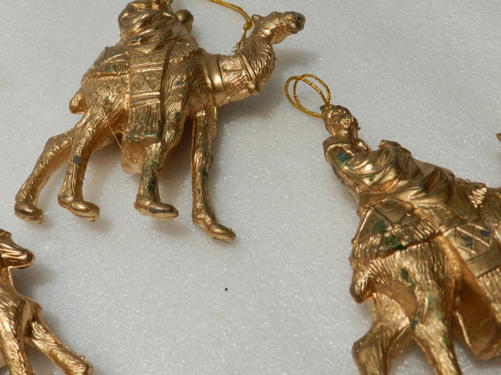 9 Vintage Plastic Bradford Wisemen Christmas Ornaments Gold 5 1/2" (Z6M) - Thumbnail 10