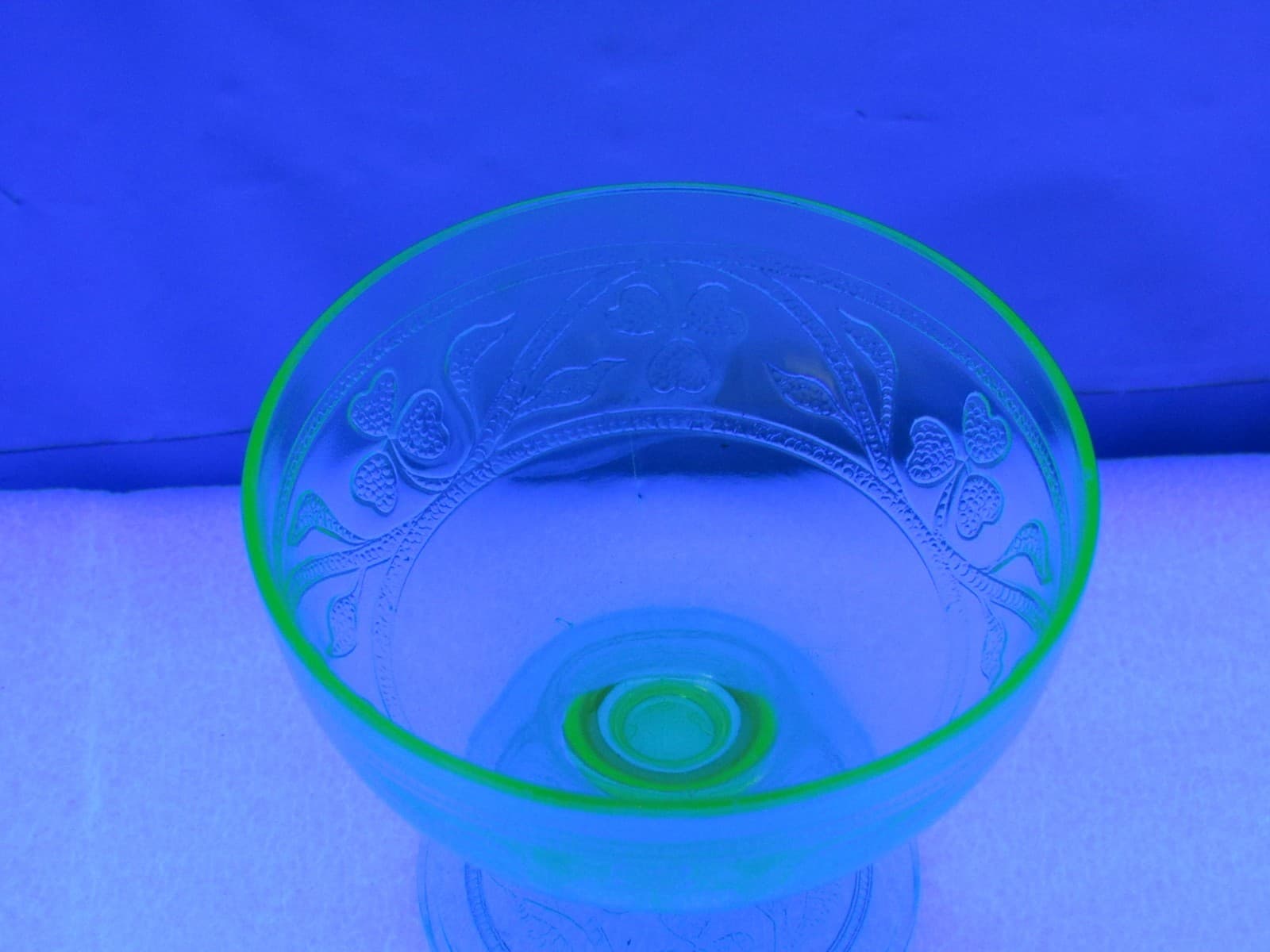 Hazel Atlas Green Cloverleaf Uranium Depression Glass Dessert Cup S97JJ - Thumbnail 3