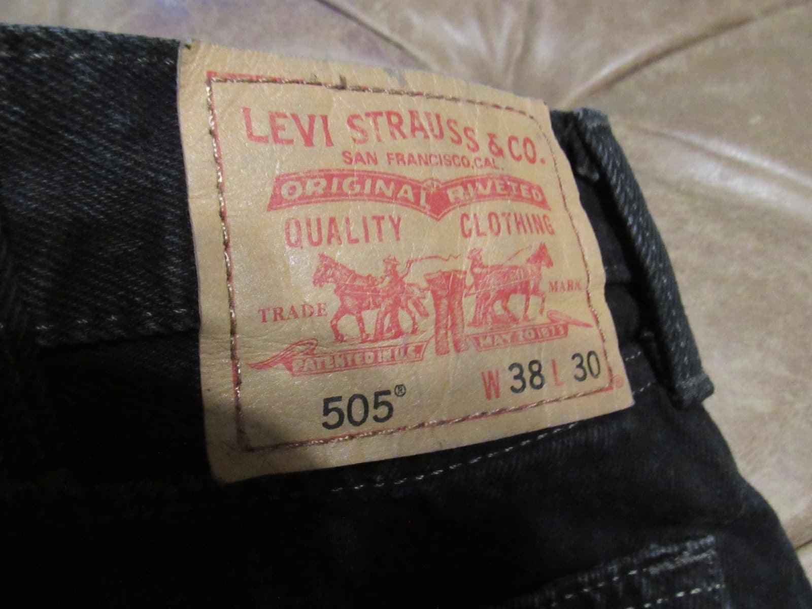Vintage 90s Mens Levis 505 38x30 Blank Red Tab Black Denim Jeans Straight V92JJ - Thumbnail 3
