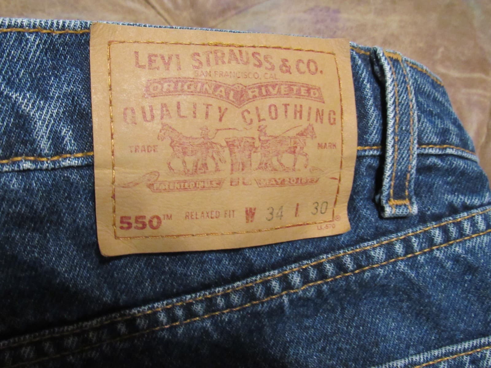 Levis Jeans Mens 34x30 Blue 550 Relaxed Dark Wash Red Tab Pockets (V90JJ) - Thumbnail 3