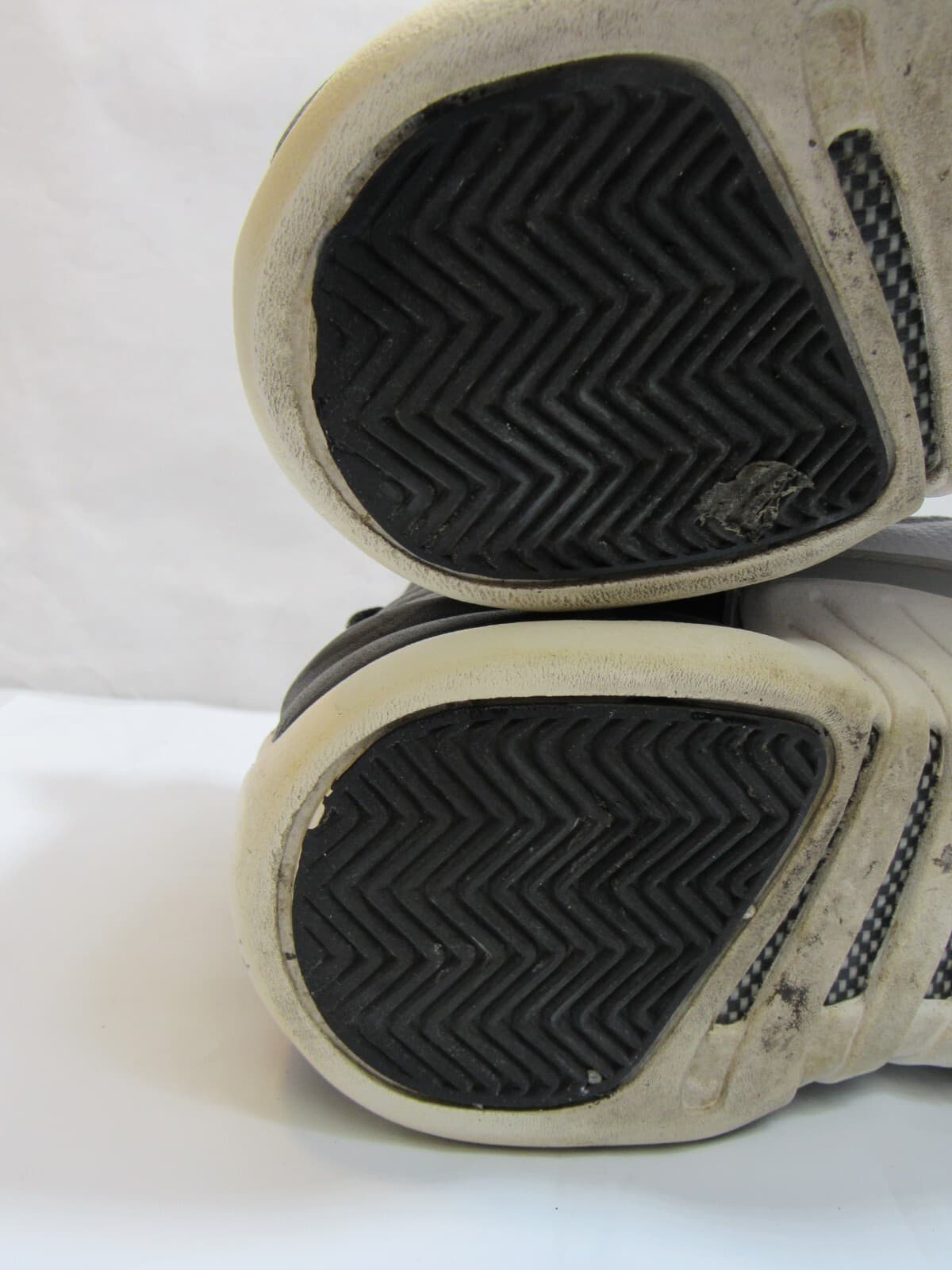 Nike Air Jordan 12 Retro Basketball Shoes Size 7Y Black White 153265-006 (K49K) - Thumbnail 7