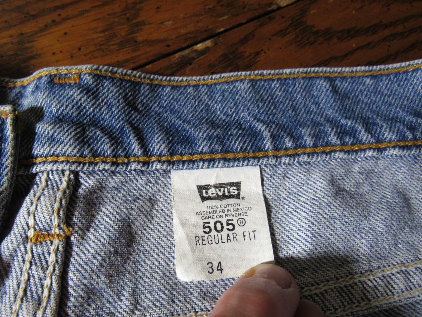Levi's Men's 505 Regular Fit Vintage Shorts Light Blue Size 34 (V87JJ) - Thumbnail 5