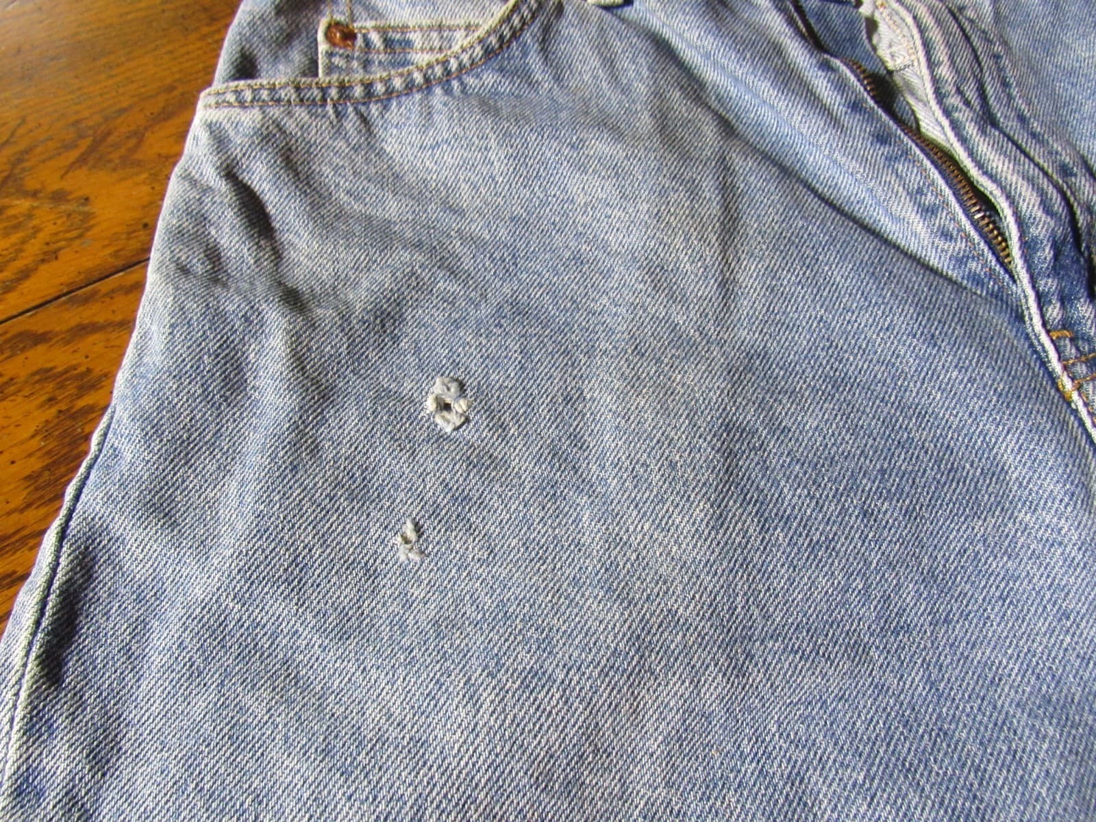 Levi's Men's 505 Regular Fit Vintage Shorts Light Blue Size 34 (V87JJ) - Thumbnail 4