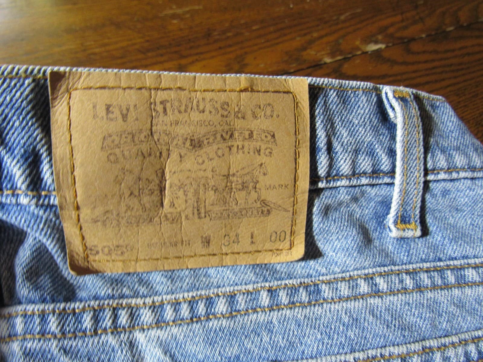 Levi's Men's 505 Regular Fit Vintage Shorts Light Blue Size 34 (V87JJ) - Thumbnail 2