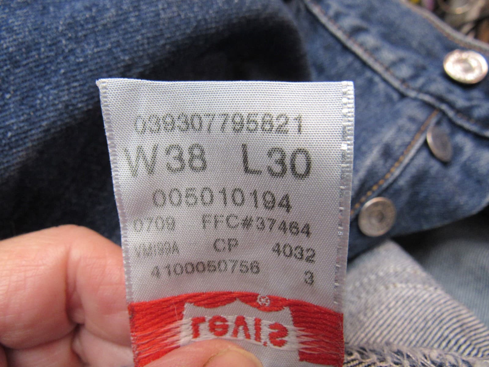 Vintage Levis 501 Jeans Button Fly Men’s 38x30 Straight Leg Red Tab (V99JJ) - Thumbnail 7