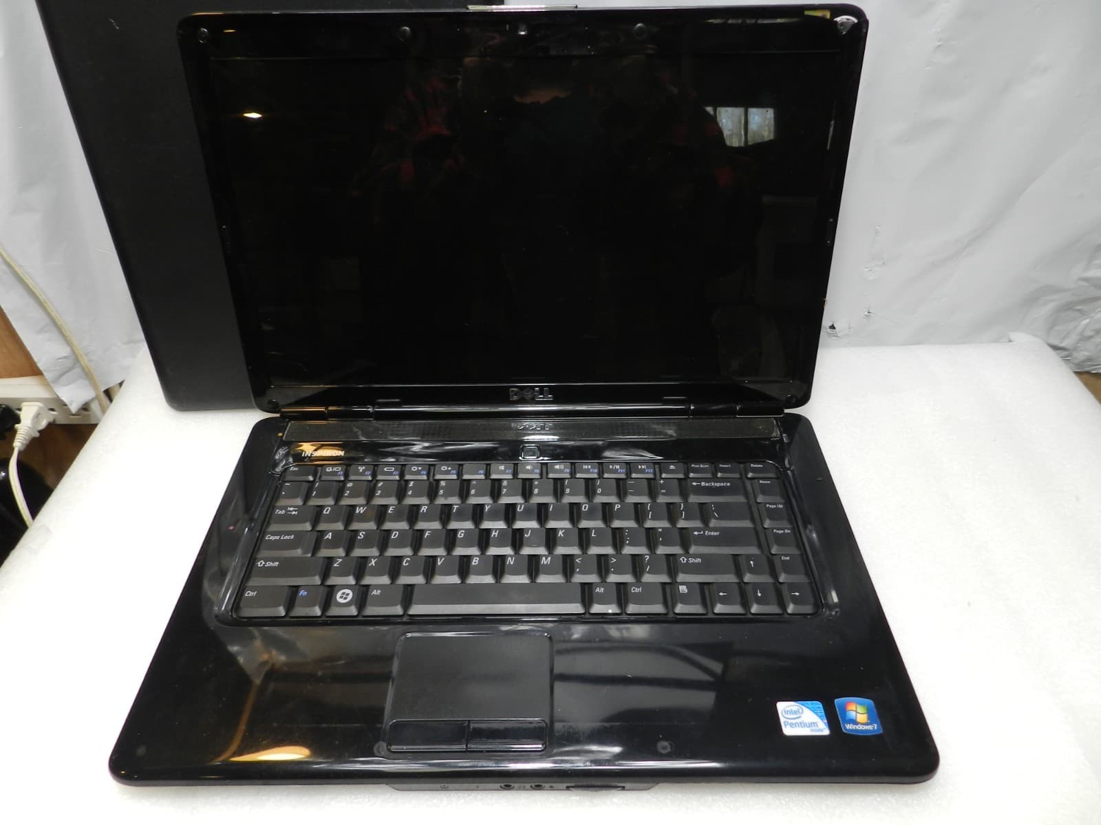 5 Laptops– Dell/HP Untested for parts or repair (D87J) - Thumbnail 9