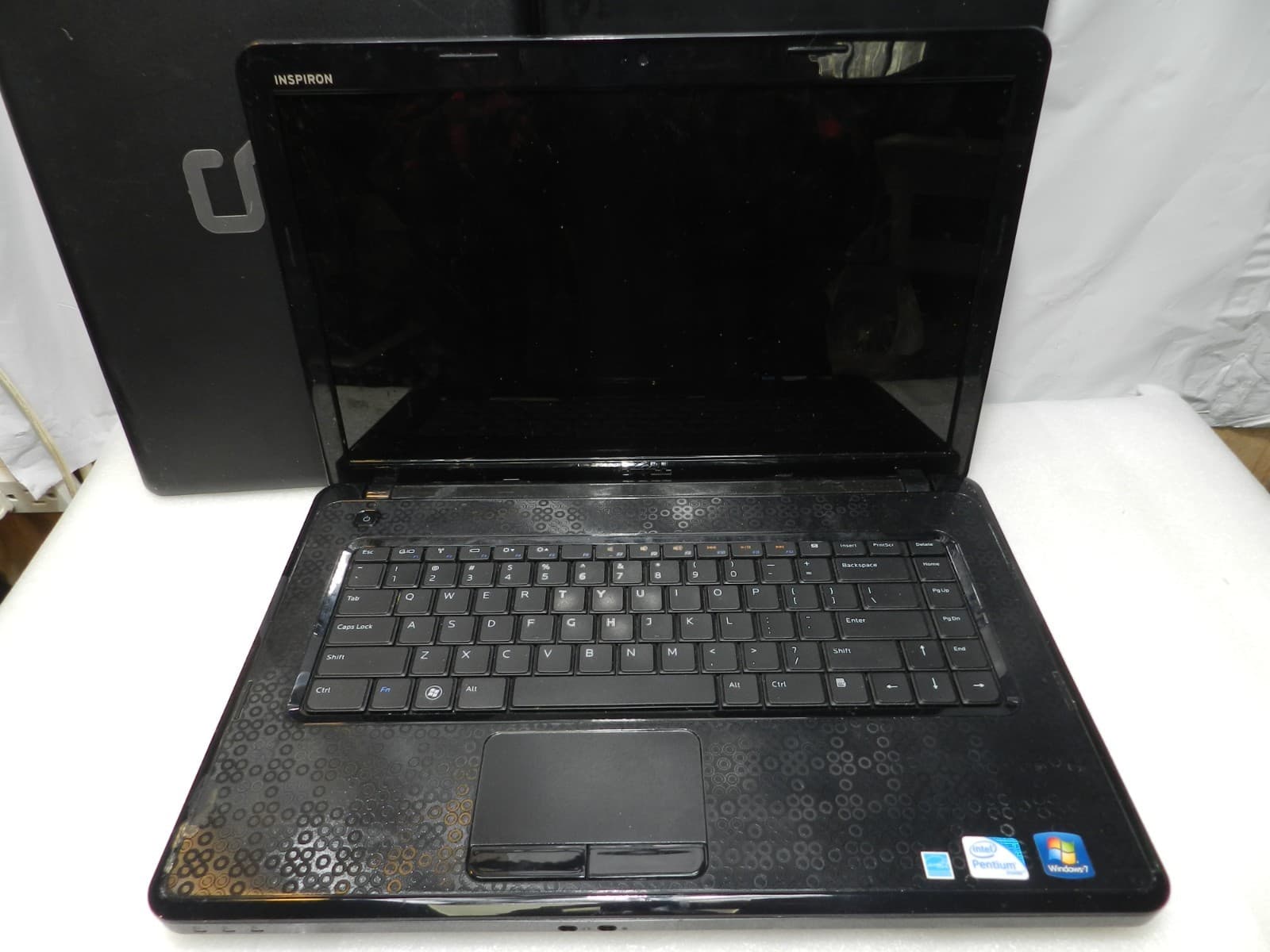 5 Laptops– Dell/HP Untested for parts or repair (D87J) - Thumbnail 7