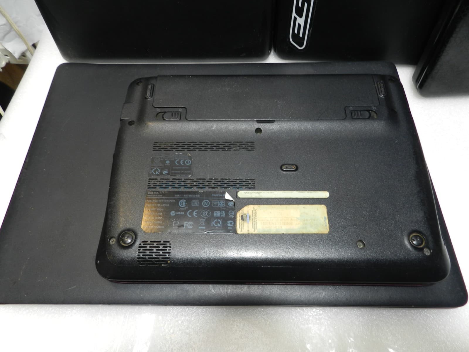 5 Laptops– Dell/HP Untested for parts or repair (D87J) - Thumbnail 4