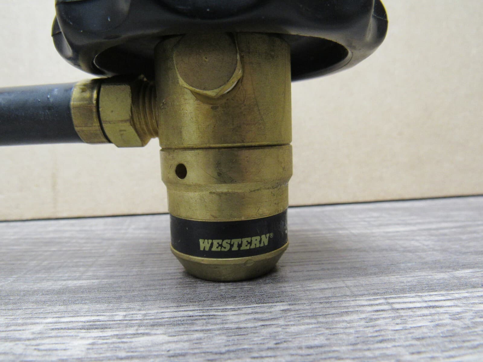 Western Compressed Gas Regulator for Helium Balloons RPB-6 Series (J) - Thumbnail 3