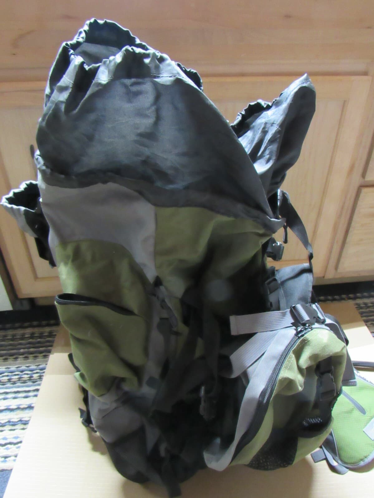 ATI Adventure Gear Backpack Hiking Daypack Large Huge Green Black - Thumbnail 7