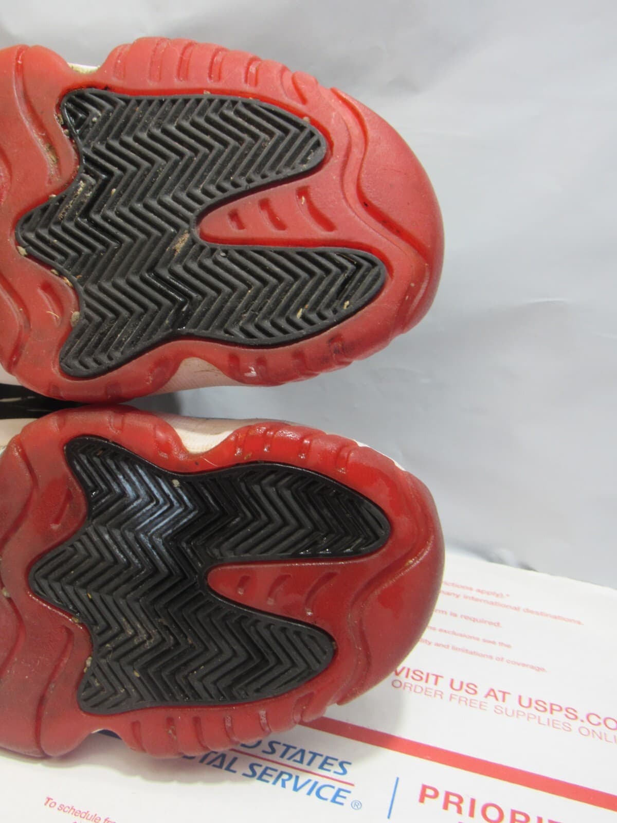 Jordan 11 Retro High Bred 2019 Size 8.5 378037-061 Black Red White (L32J) - Thumbnail 10