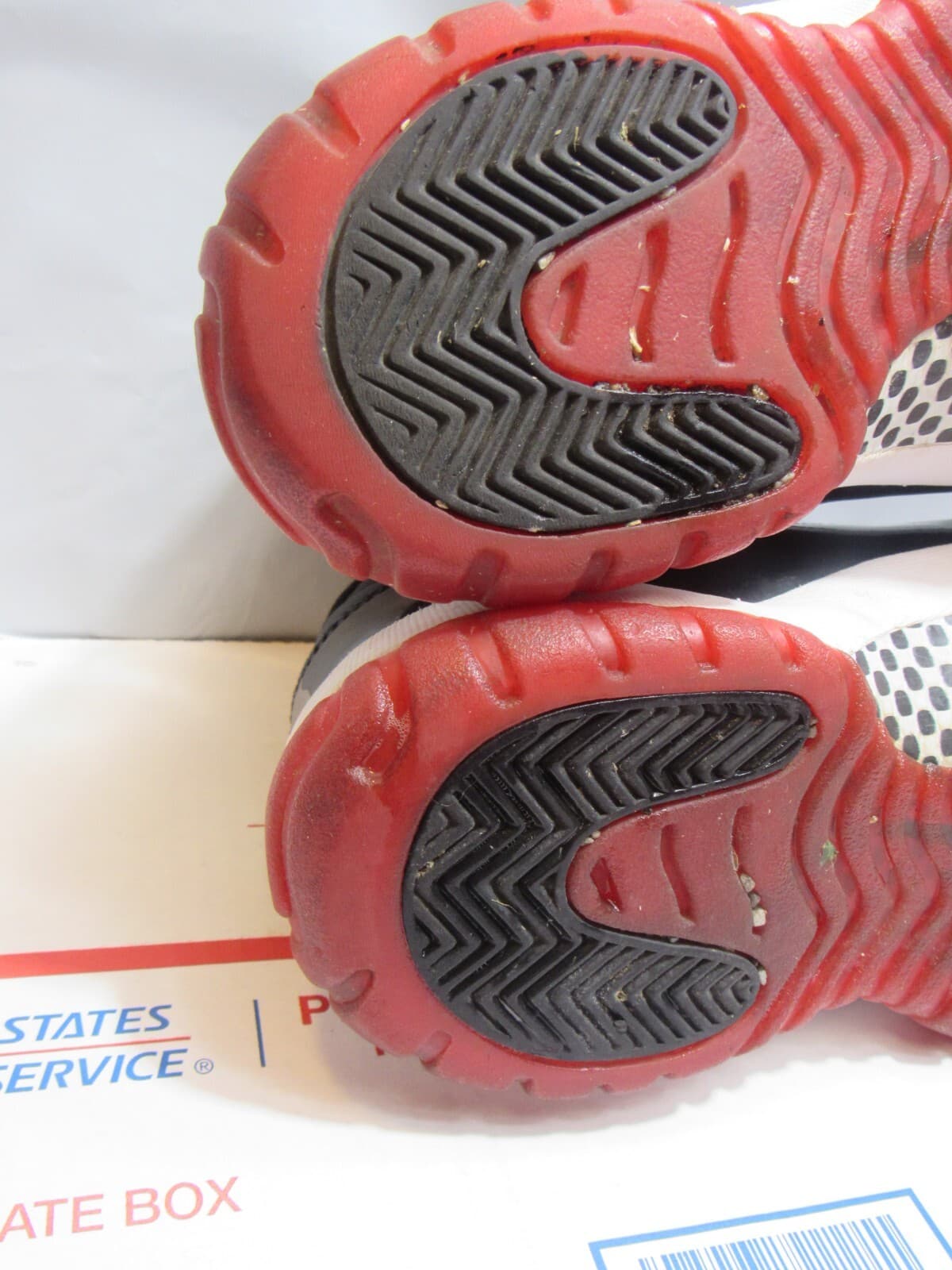 Jordan 11 Retro High Bred 2019 Size 8.5 378037-061 Black Red White (L32J) - Thumbnail 9