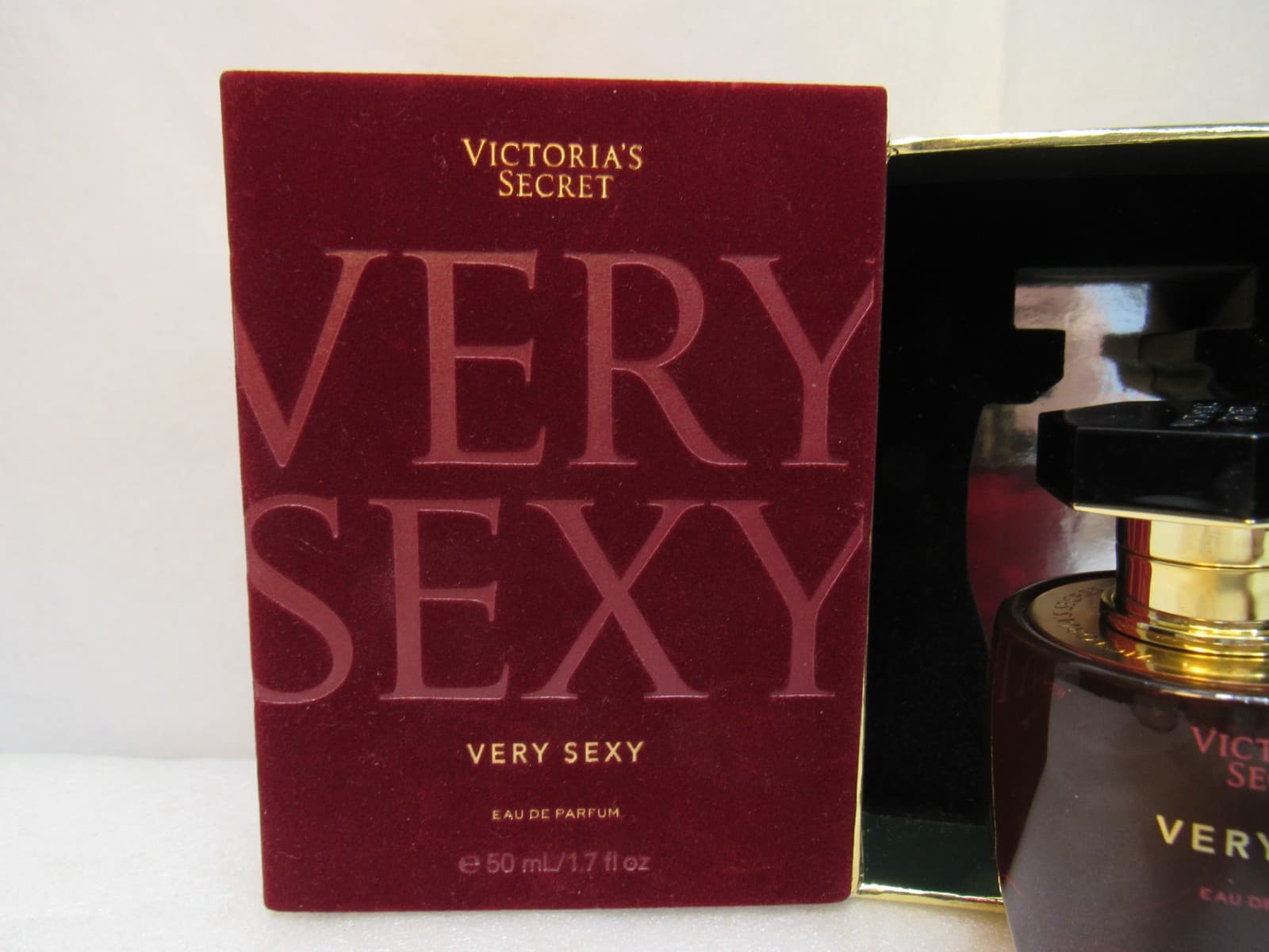 Victoria’s Secret VERY SEXY Eau De Parfum 1.7oz Discontinued New ( J92JK) - Thumbnail 3