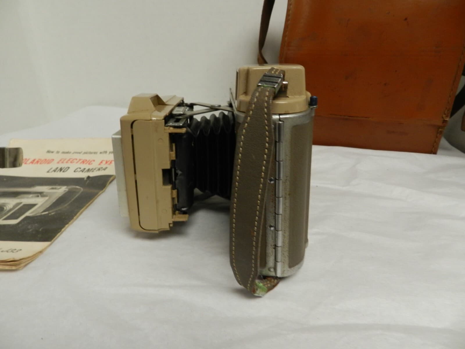 Vintage Polaroid Model J33 Electric Eye Land Camera Carrying Case Untested D42J - Thumbnail 7