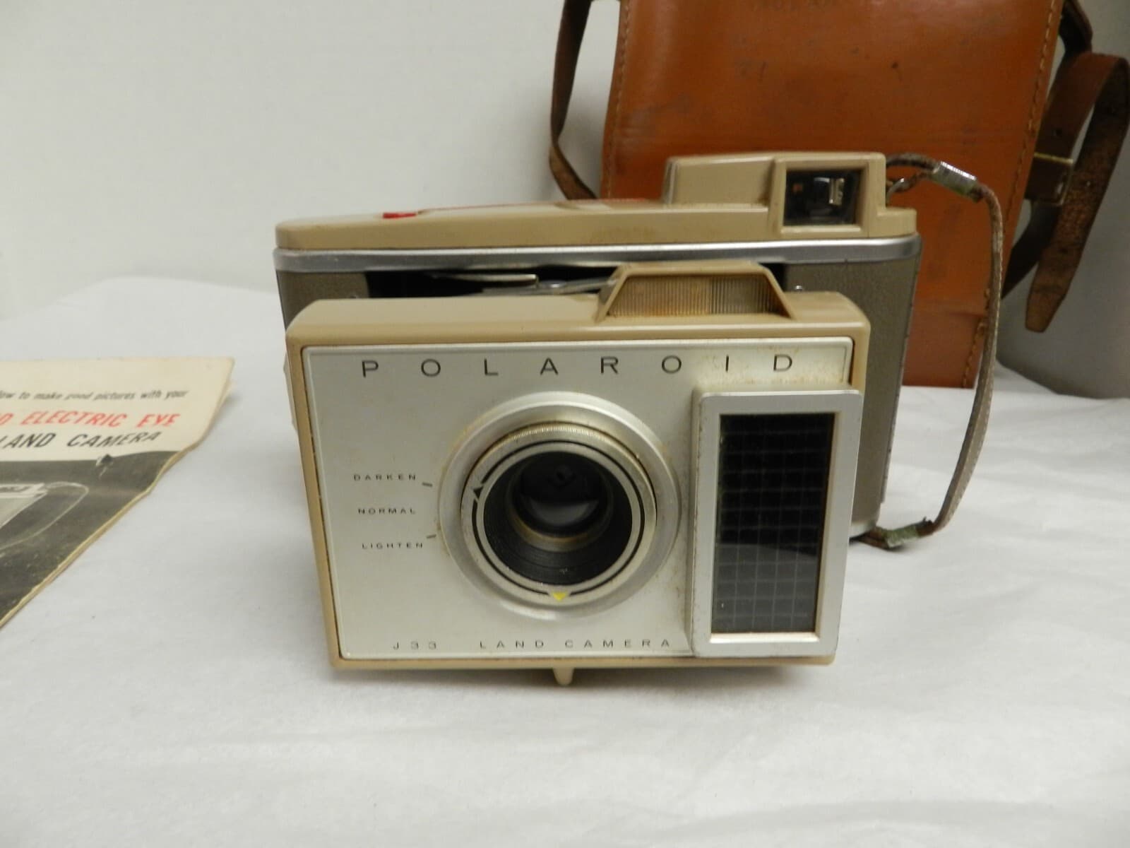 Vintage Polaroid Model J33 Electric Eye Land Camera Carrying Case Untested D42J - Thumbnail 3