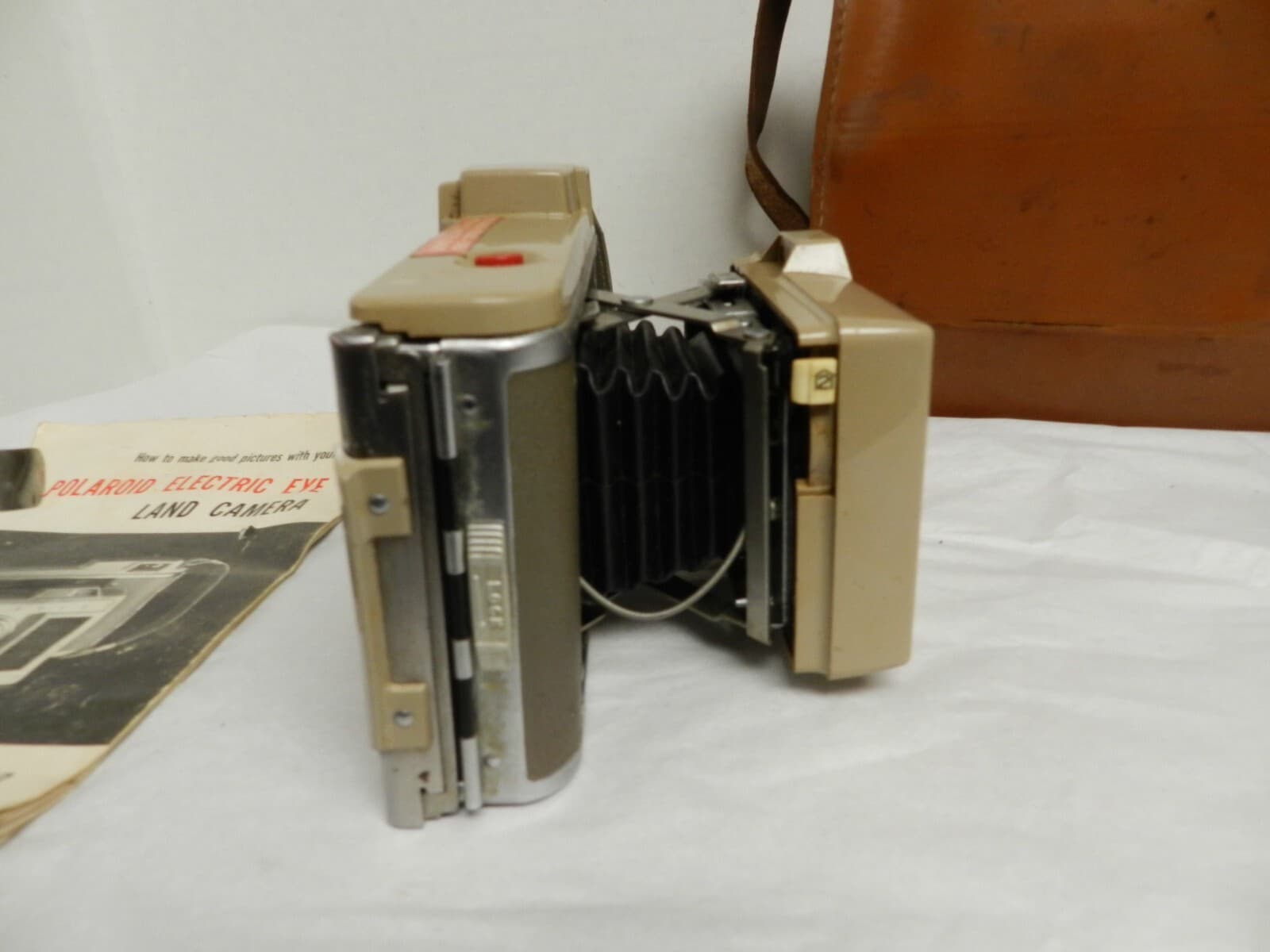 Vintage Polaroid Model J33 Electric Eye Land Camera Carrying Case Untested D42J - Thumbnail 4