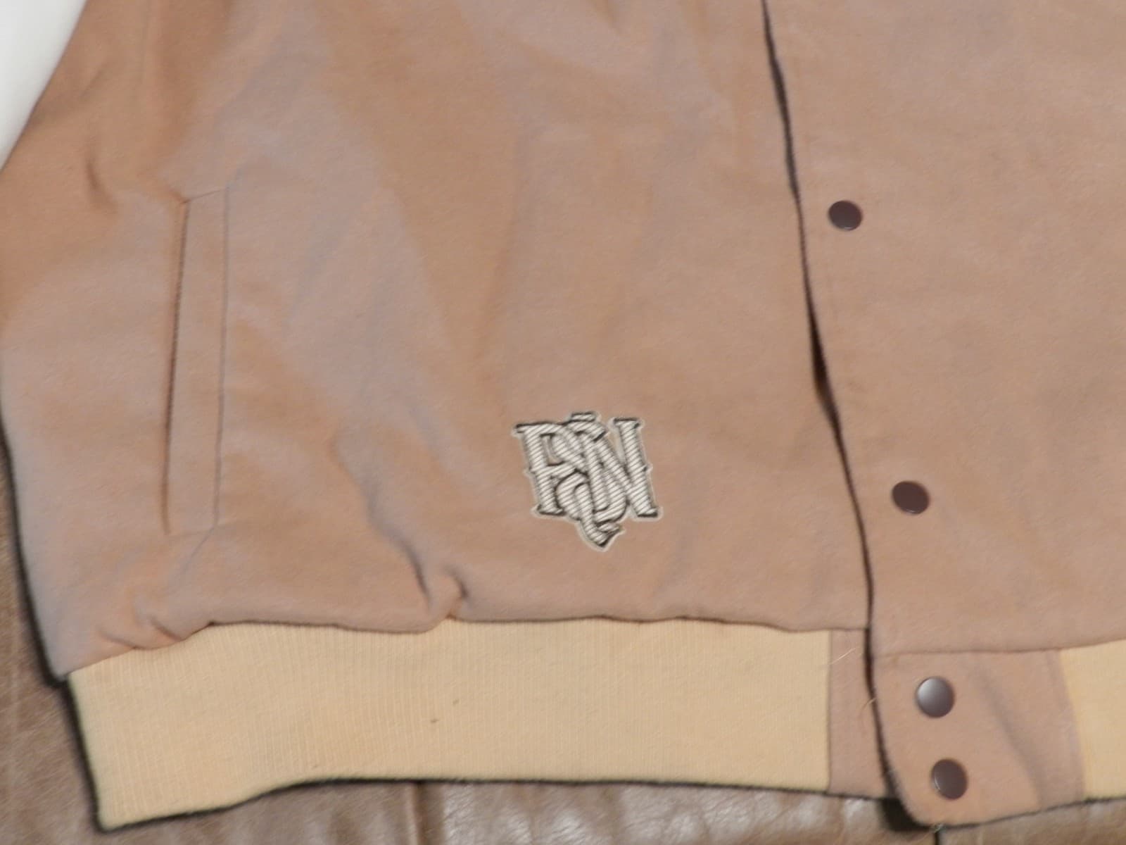 Reason Brand Varsity Style Mens Coat Bear Sewn Patches Tan/Cream Sz 3XL X20K - Thumbnail 4